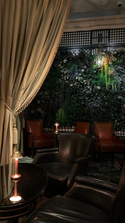 Le Bar Botaniste - Interior - Lounges Near Me - Paris, 75