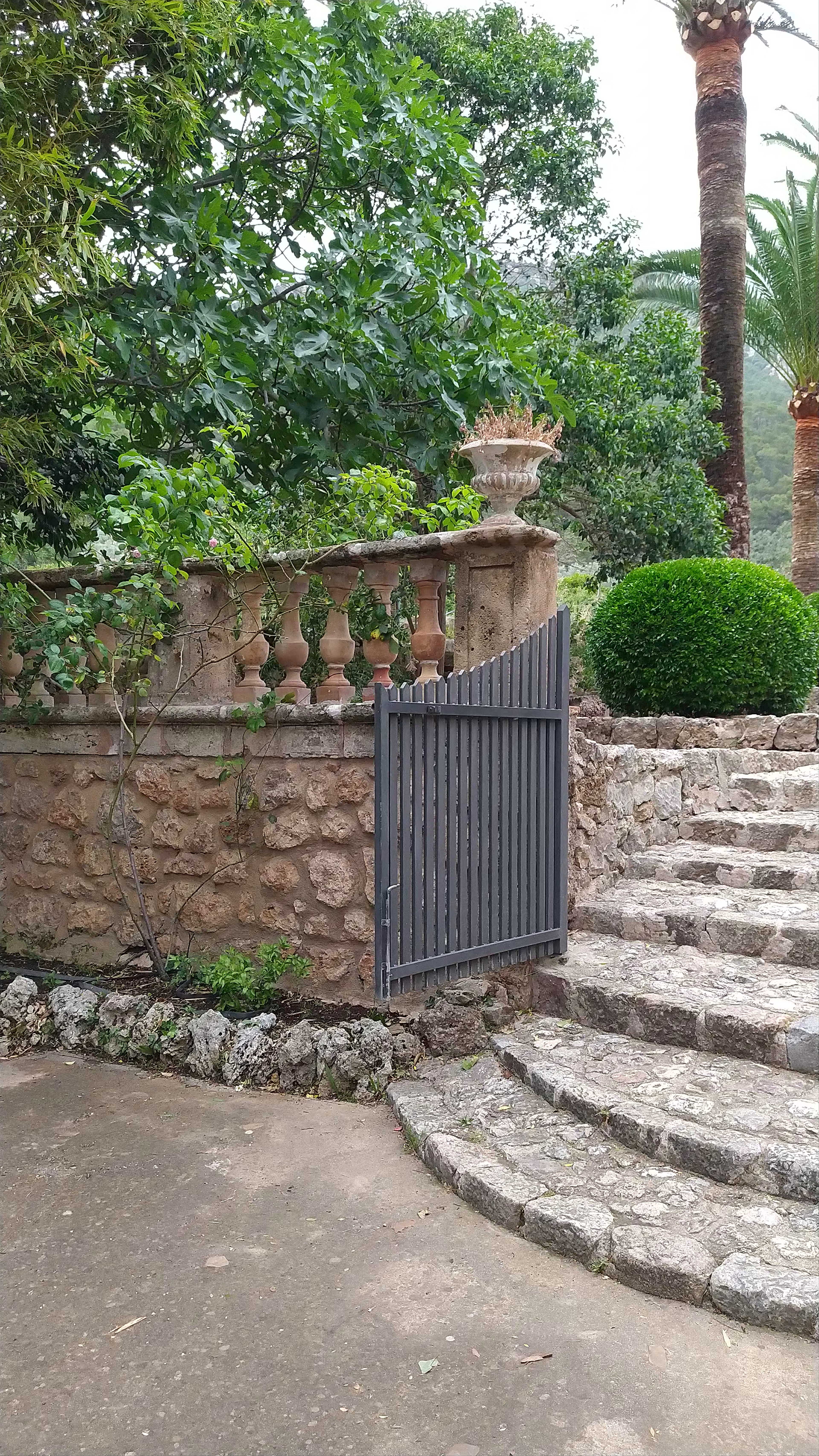 Jardines de Alfabia: Serene Historic Gardens in Mallorca, Spain