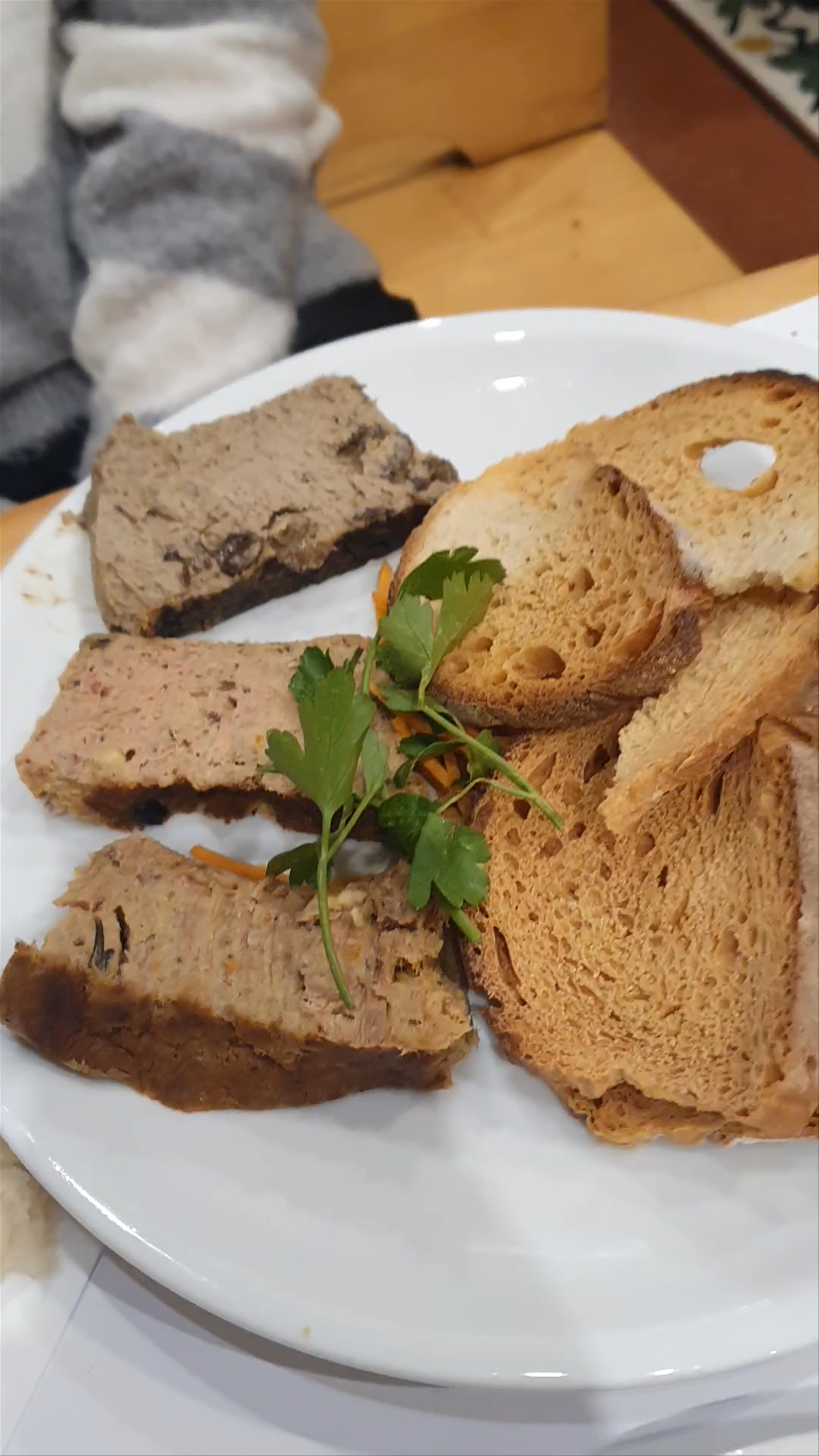 Authentic Roman Trattoria Experience in Piazza di Pasquino