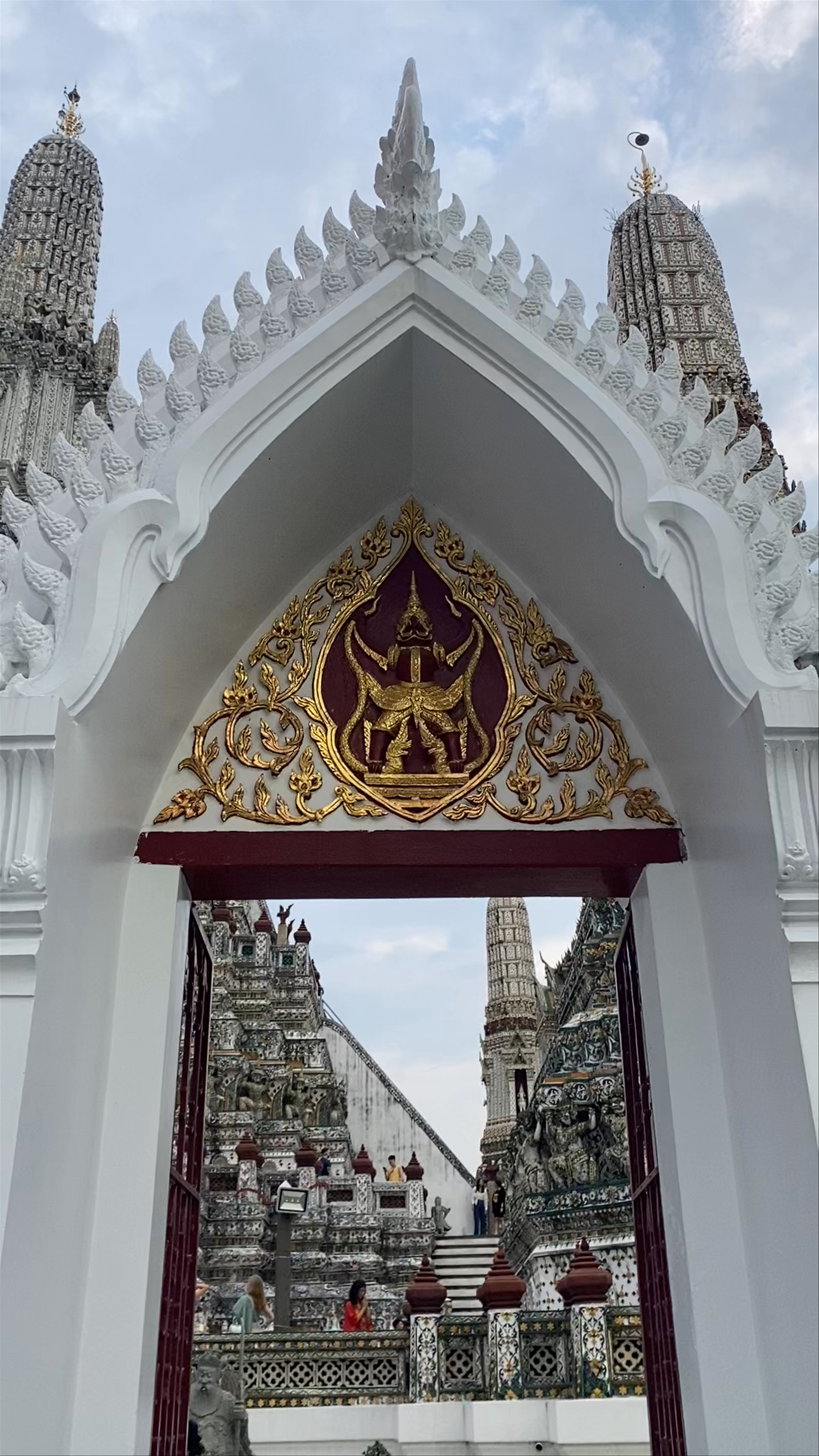 Wat Arun: Majestic Twilight at The Temple of Dawn in Bangkok