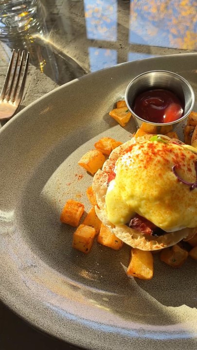 Fireclay - Eggs Benedict - Cocktail Bars Near Me - Washington, DC, District of Columbia