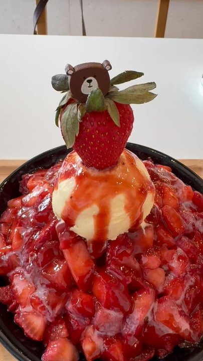 GOM Snow Desserts - Desserts Near Me - Oxnard, California