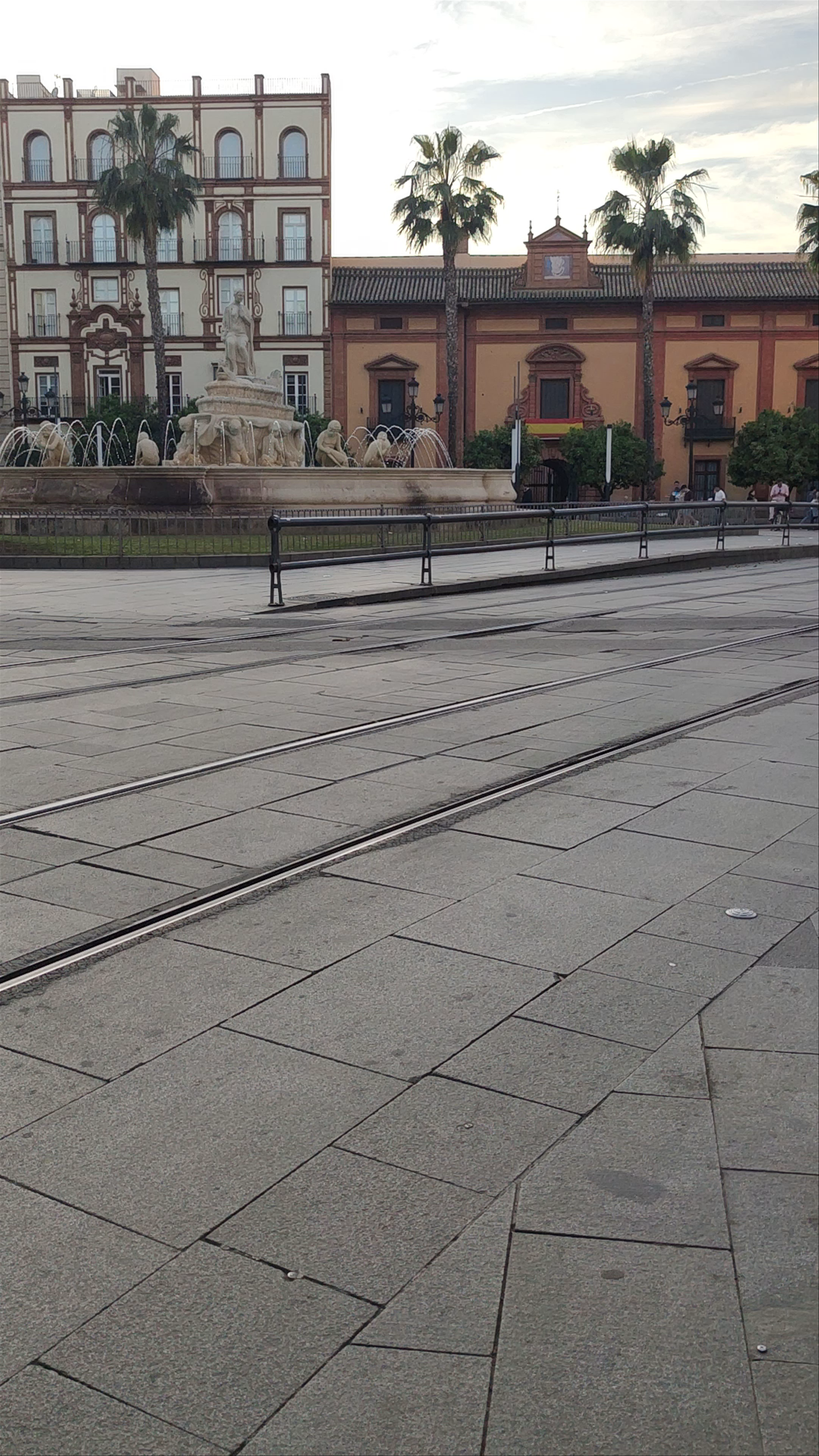 Puerta de Jerez: Historic Vibes in the Heart of Sevilla