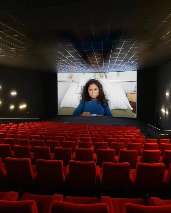 2560x3200px-theodora-kino