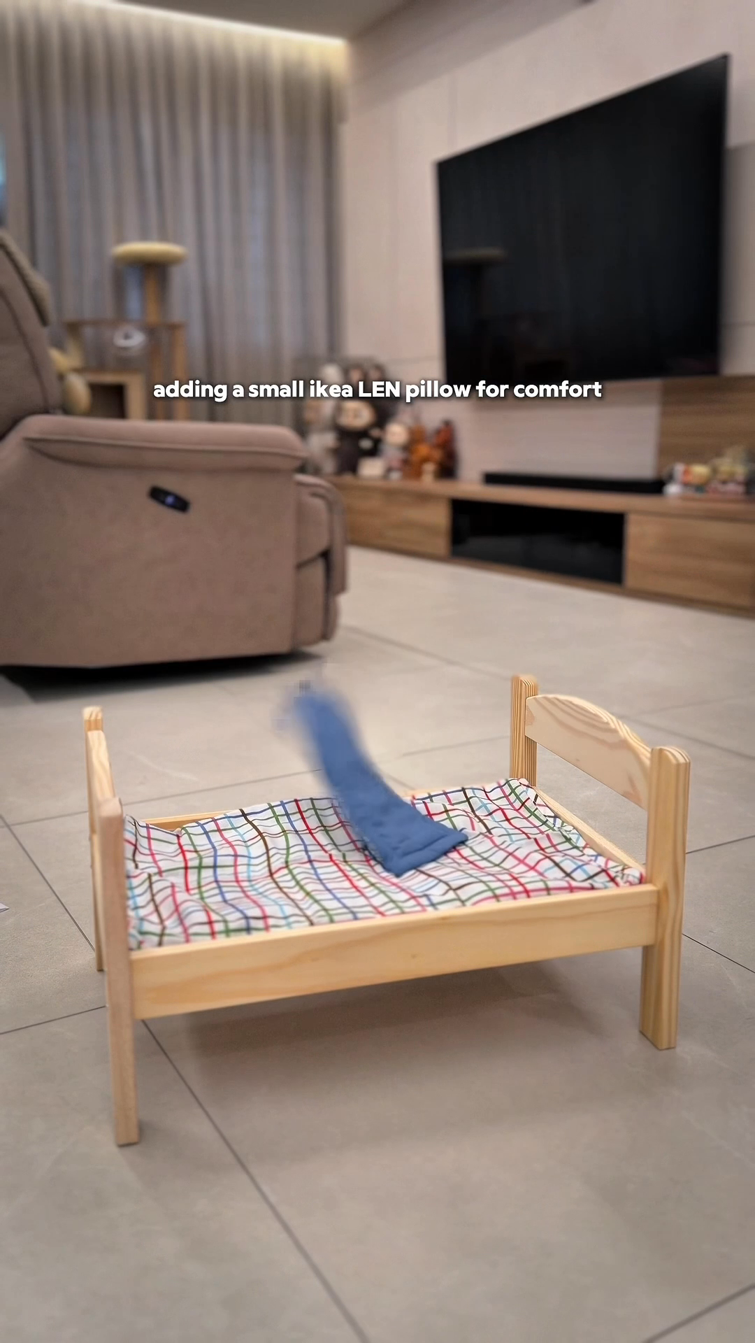 using-an-ikea-doll-bed-as-a-simple-cat-bed