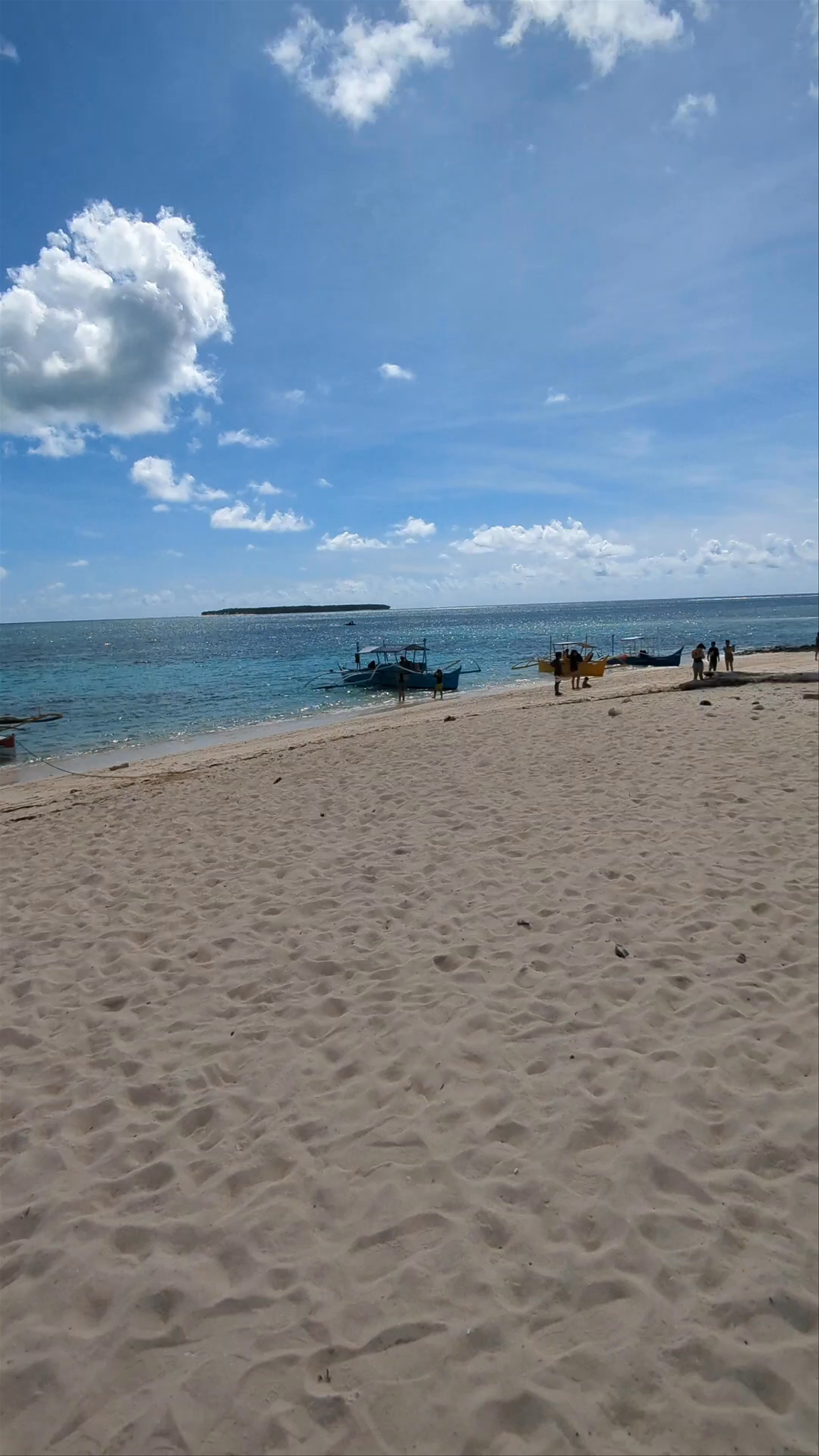 Daku Island Beach