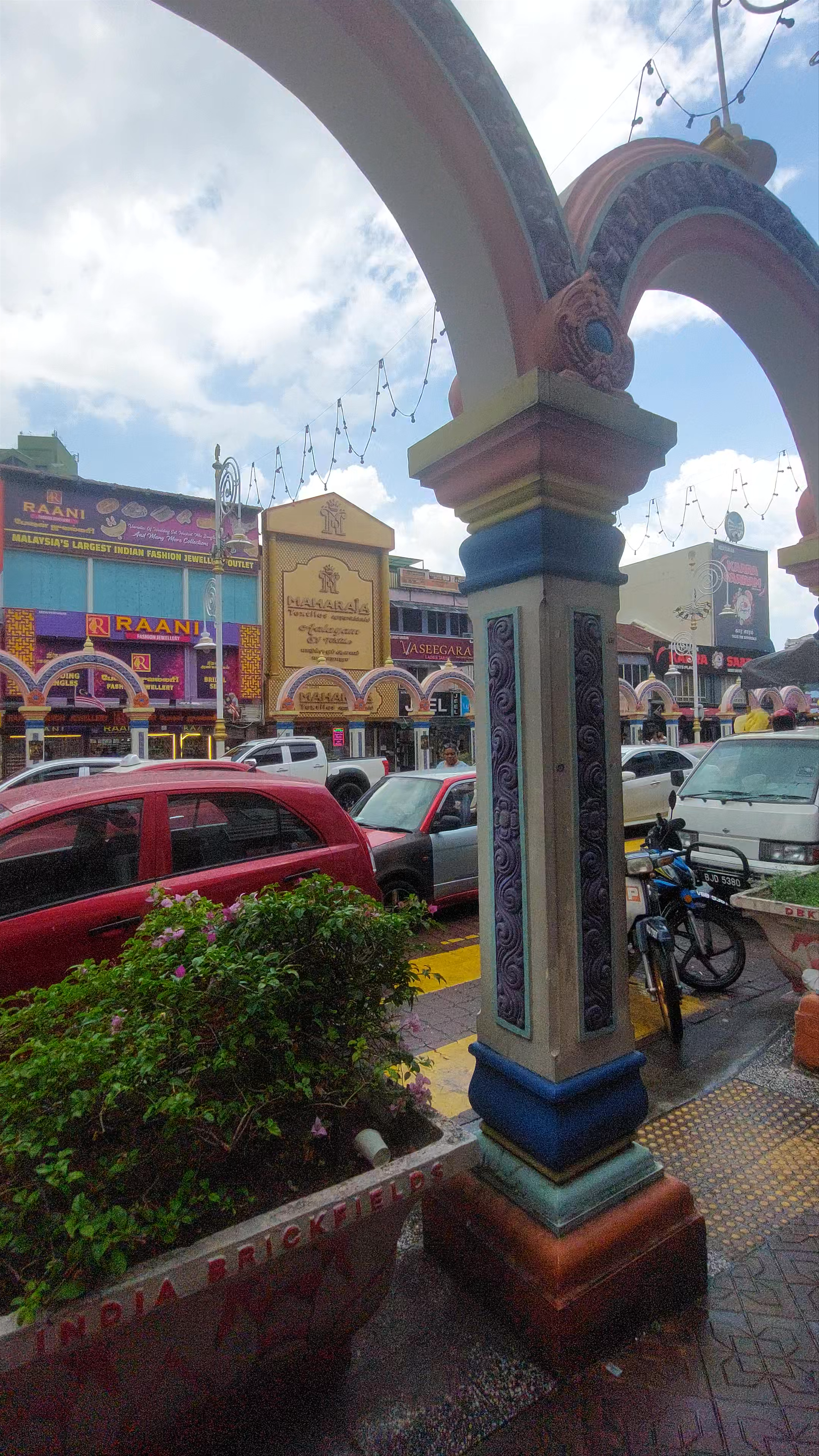 Little India Brickfields: Vibrant Colors and Culture in Kuala Lumpur