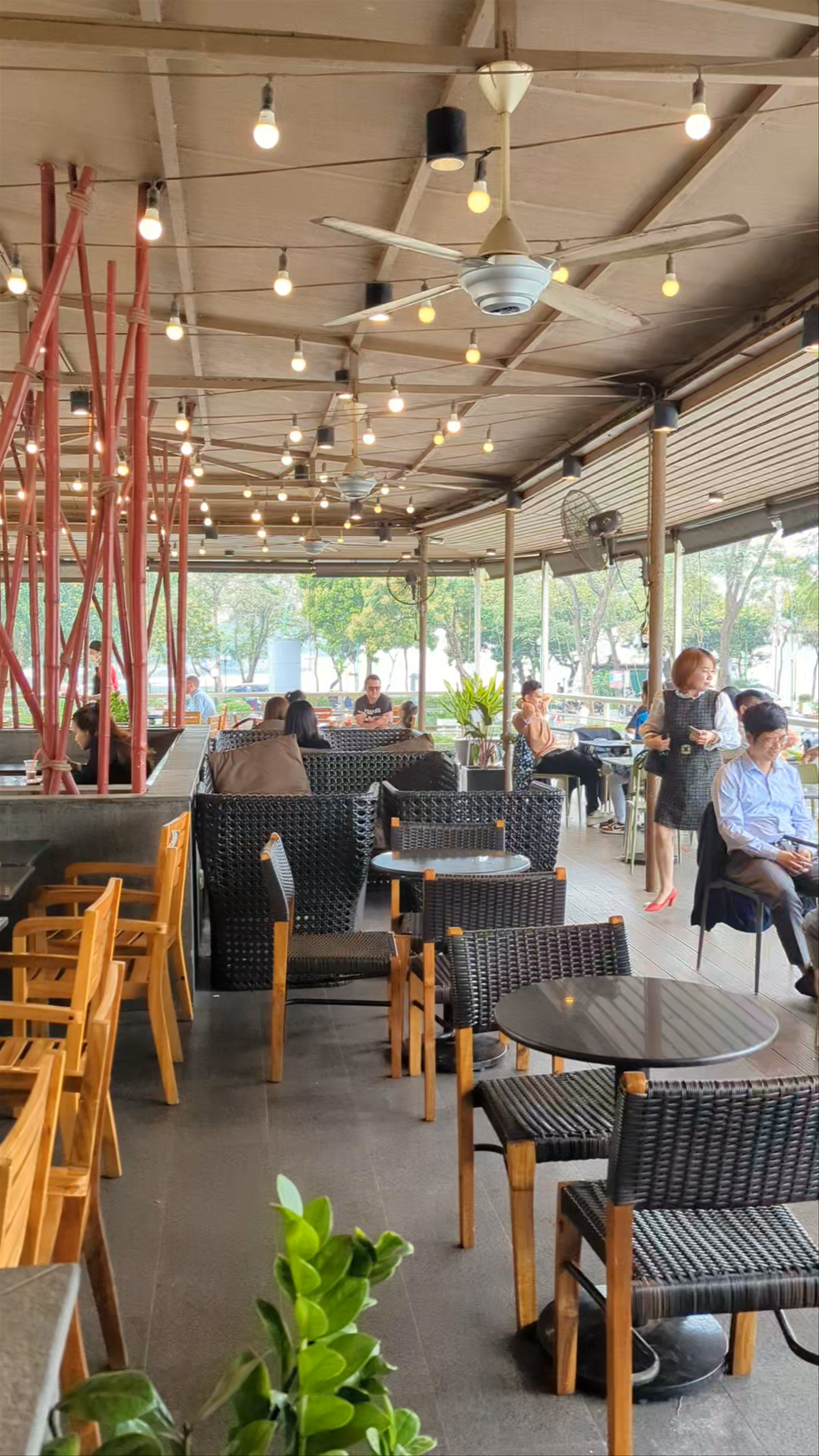 Highlands Coffee Hồ Trúc Bạch