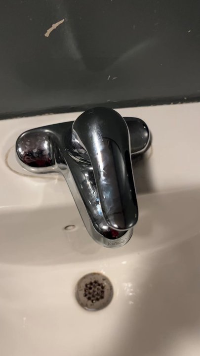 Foundry Kitchen and Tavern - Faucet annoyingly jiggles in the restroom. Come on manager, tighten it up. - New American Near Me - Sandy Hook, Connecticut