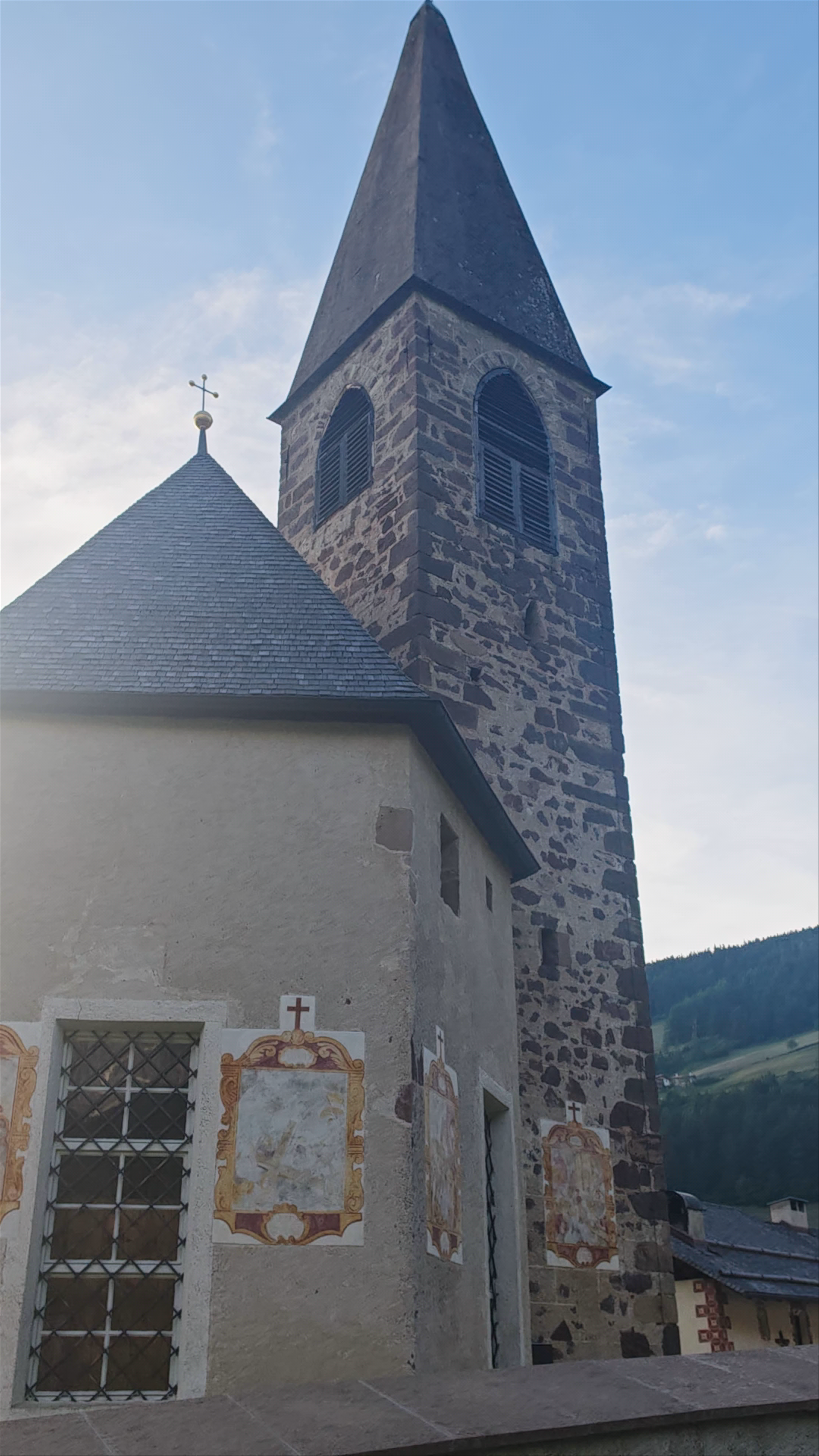 Chiesa di Santa Maddalena: Iconic Alpine Chapel in South Tyrol