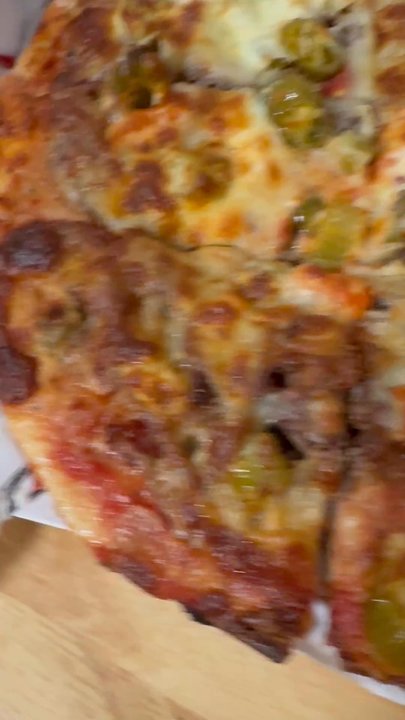 Obbie's Pizza - Beautifully loaded 12 in pizza with Italian Beef and Giardiniera - Pizza Near Me - Chicago, Illinois