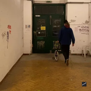 riu submission: No hand cranck flip.