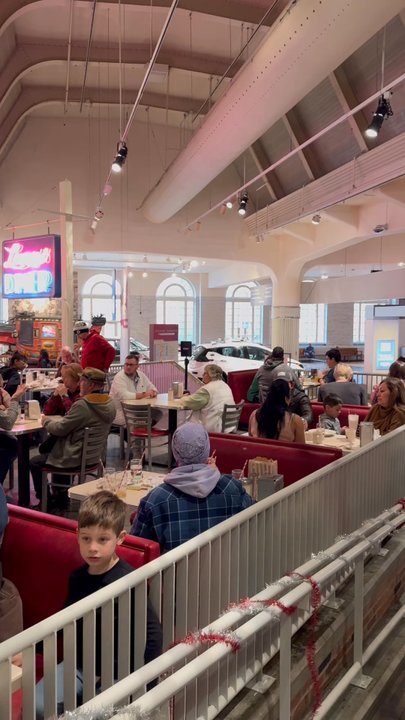 Lamy's Diner - Diners Near Me - Dearborn, Michigan