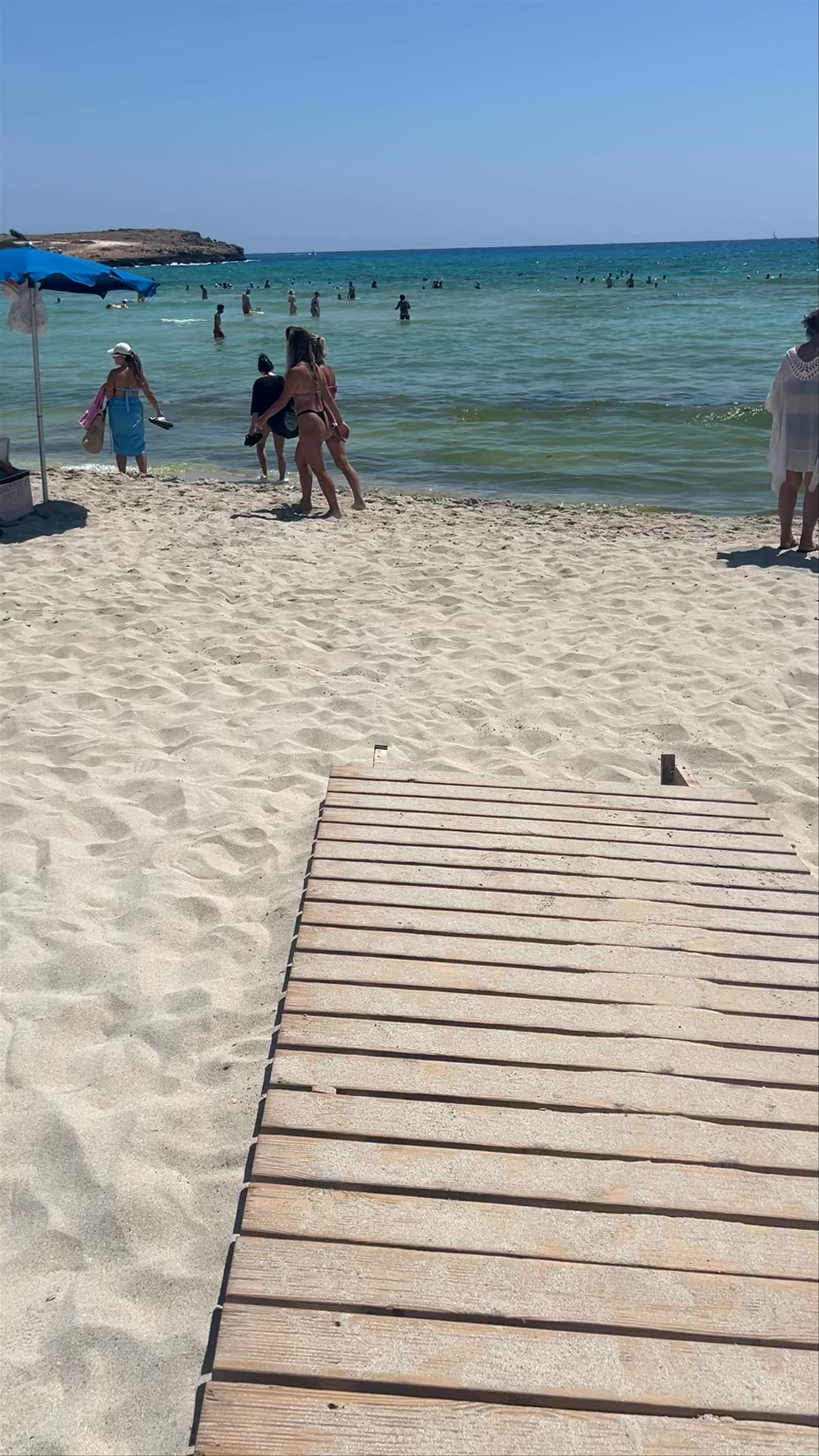 Isola Beach Bar