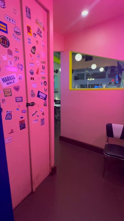 Her Diner - Sports Bars Near Me - Washington, DC, District of Columbia