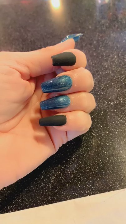 Hot Nails - Full set coffin shape w/ mood changing when warm/hot teal color "mermaid shimmer" and cold dark blue/green accented nails in black matte - Nail Salons Near Me - Vancouver, Washington