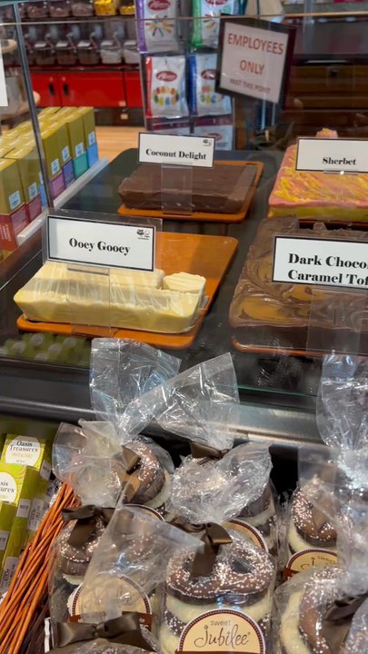 Chef's Shoppe - Fudge choice - Kitchen & Bath Near Me - Edwardsville, Illinois