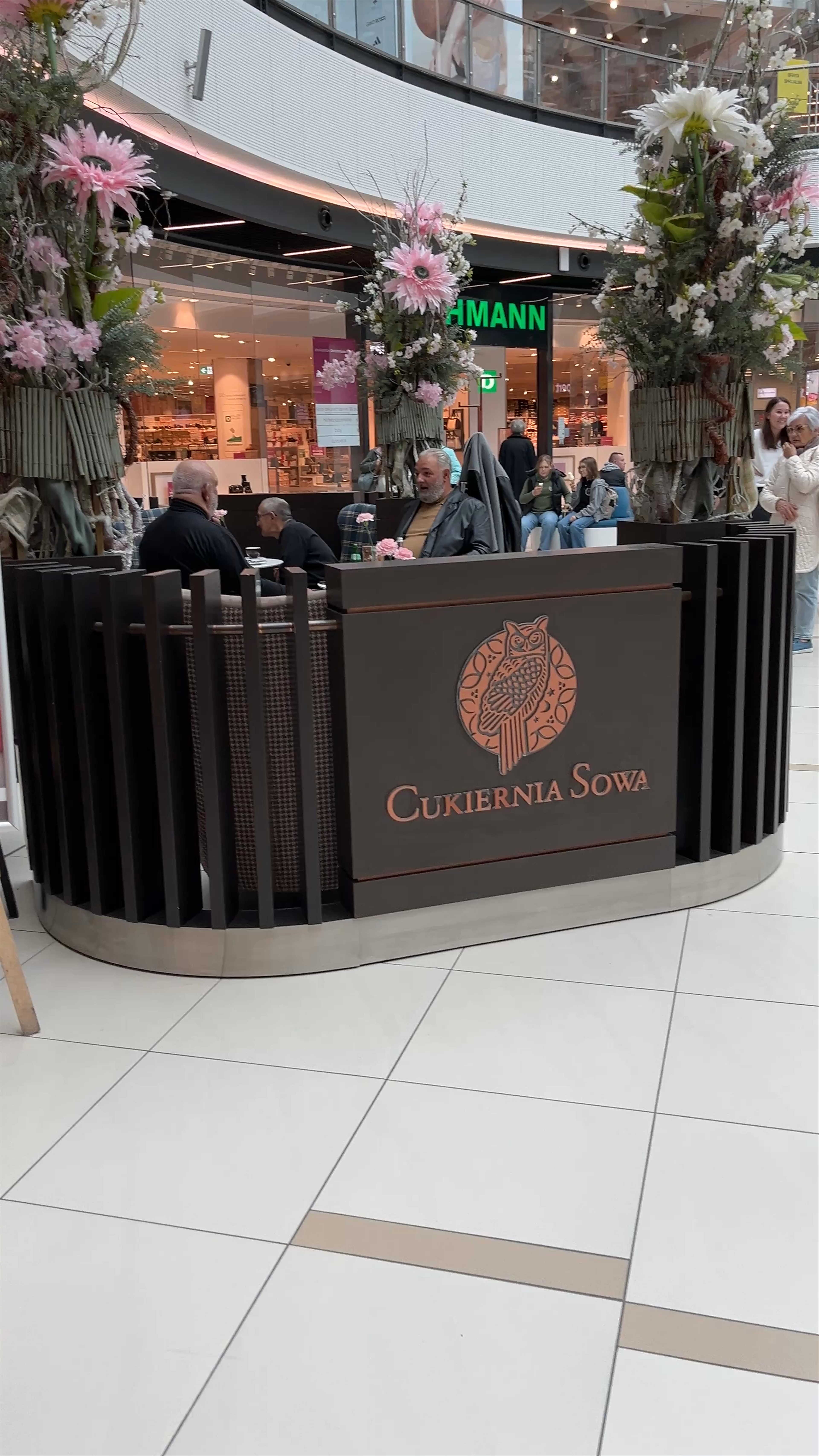 Cozy Café Vibes at Centrum Handlowo-Rozrywkowe GALAXY in Szczecin