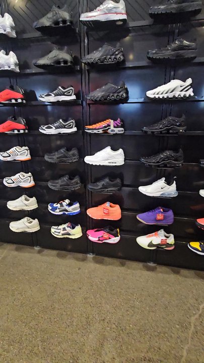 Foot Locker - Shoes - Shoe Stores Near Me - Valencia, California