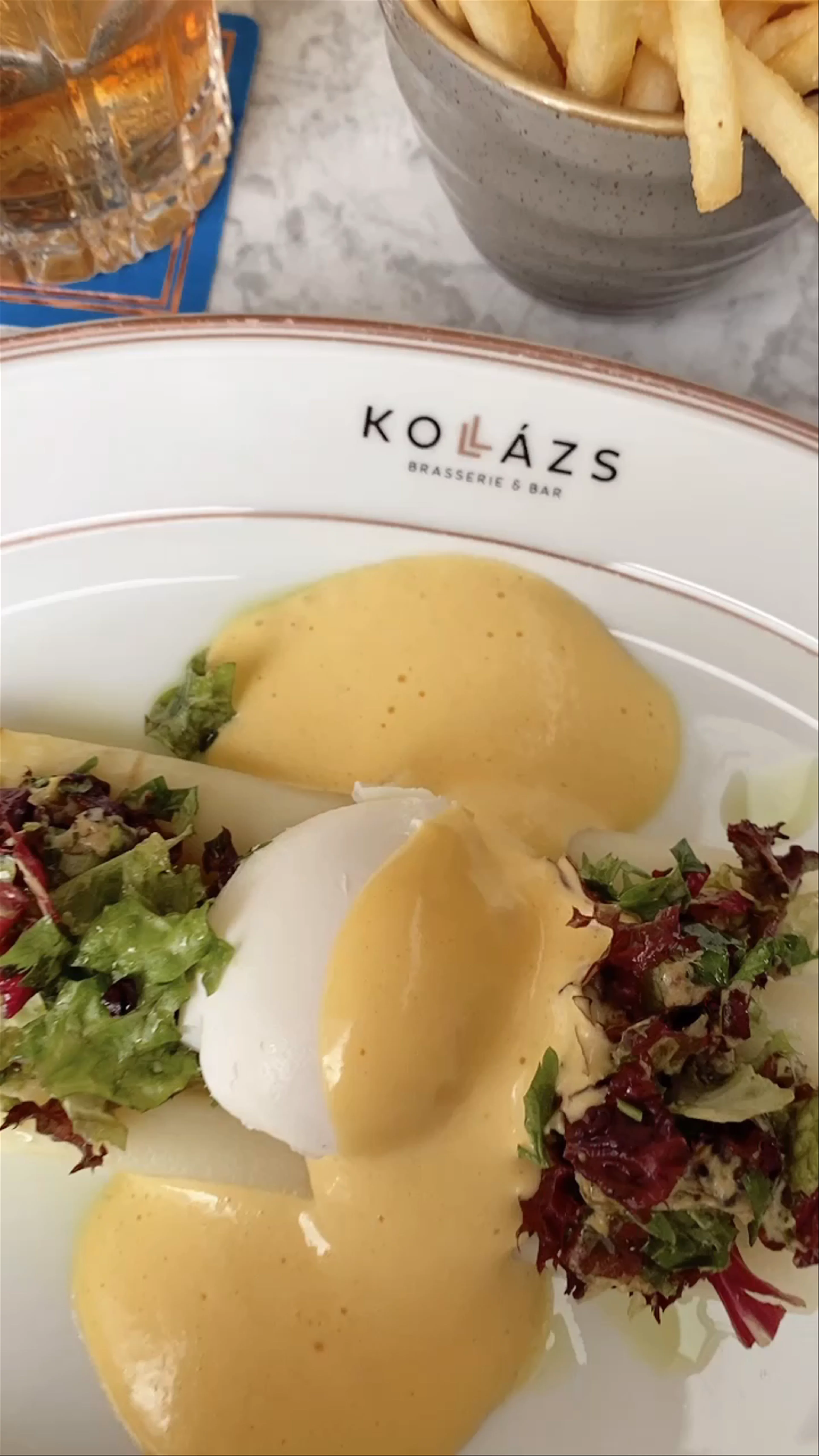 Budapest, KOLLÁZS - Brasserie & Bar, Széchenyi István tér, Hungary