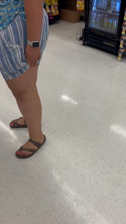 Albertsons - Albertsons. One line open at least ten people in line. Next time Stater Brothers for sure - Grocery Near Me - Highland, California