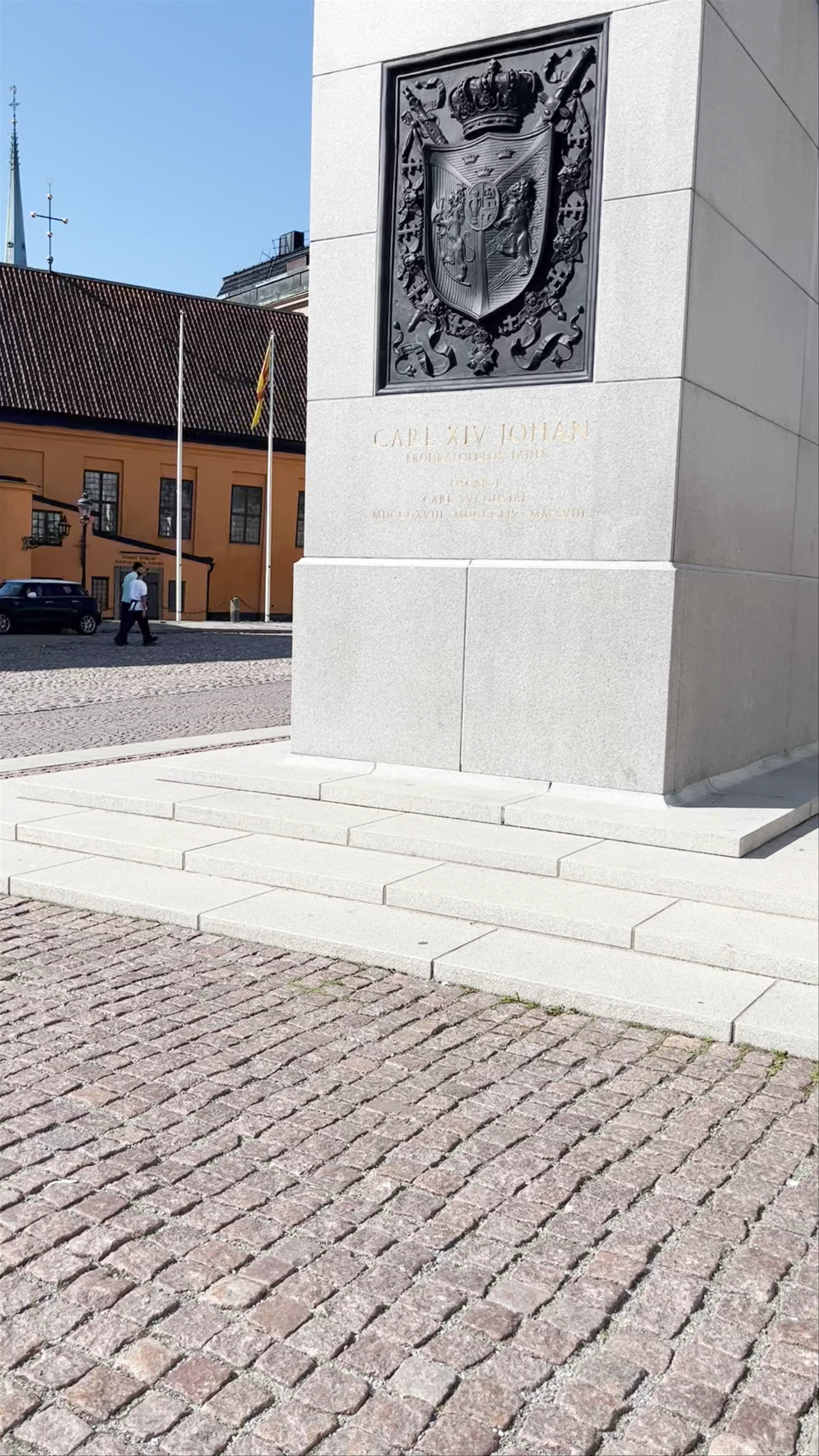 Charles XIV John's Statue, Slottsbacken