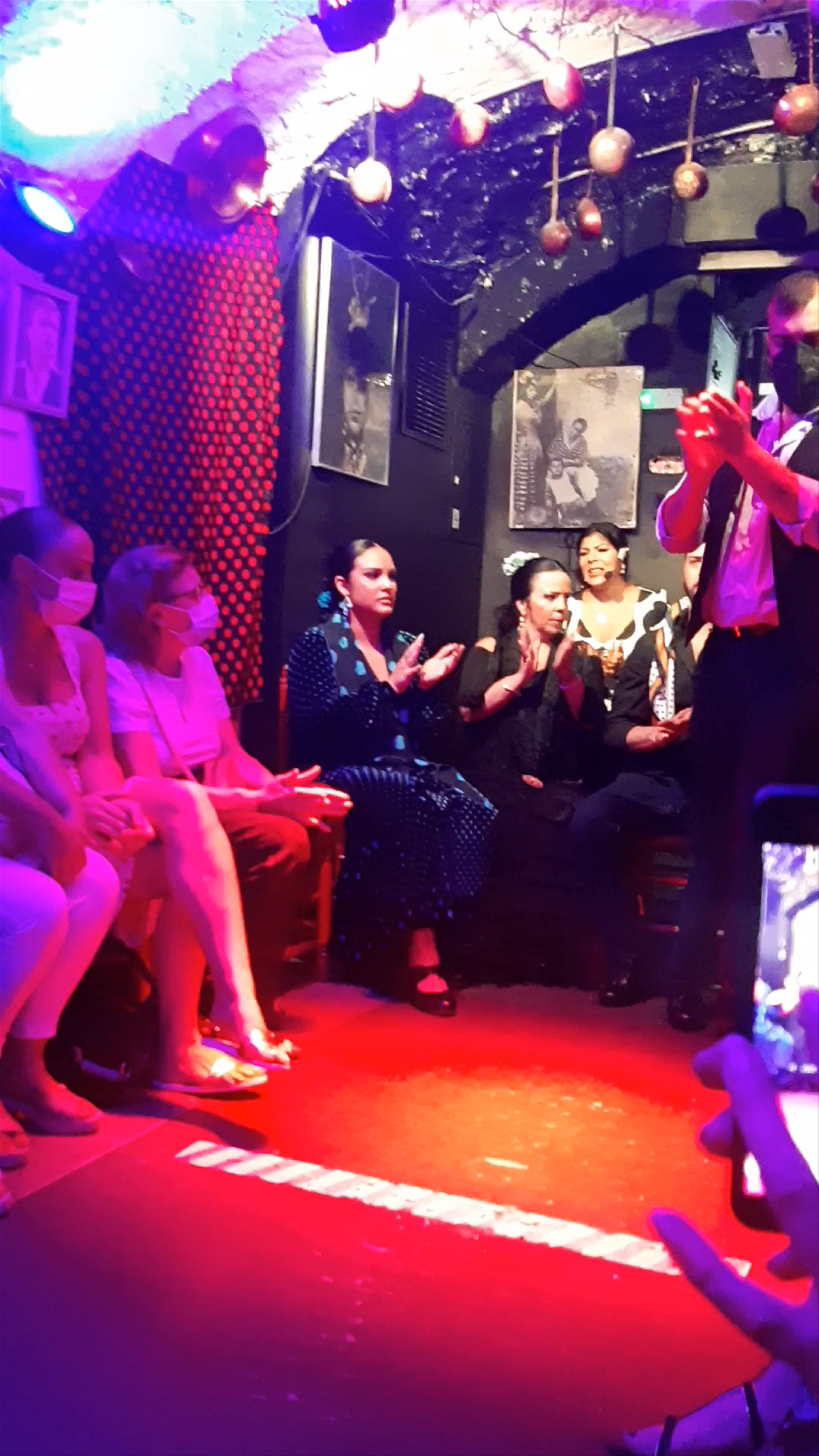 CUEVA LA ROCIO flamenco Granada - Espectáculo y Restaurante