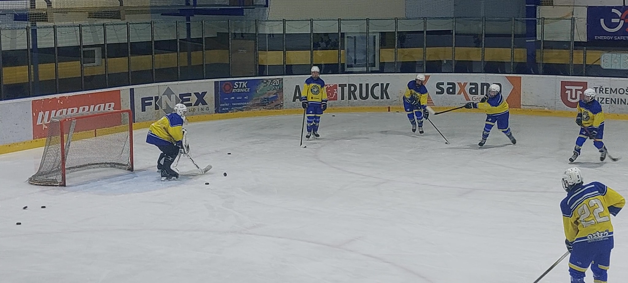 Marek Besta's Impressive Warm-Up Highlights | HC Plzen B U17