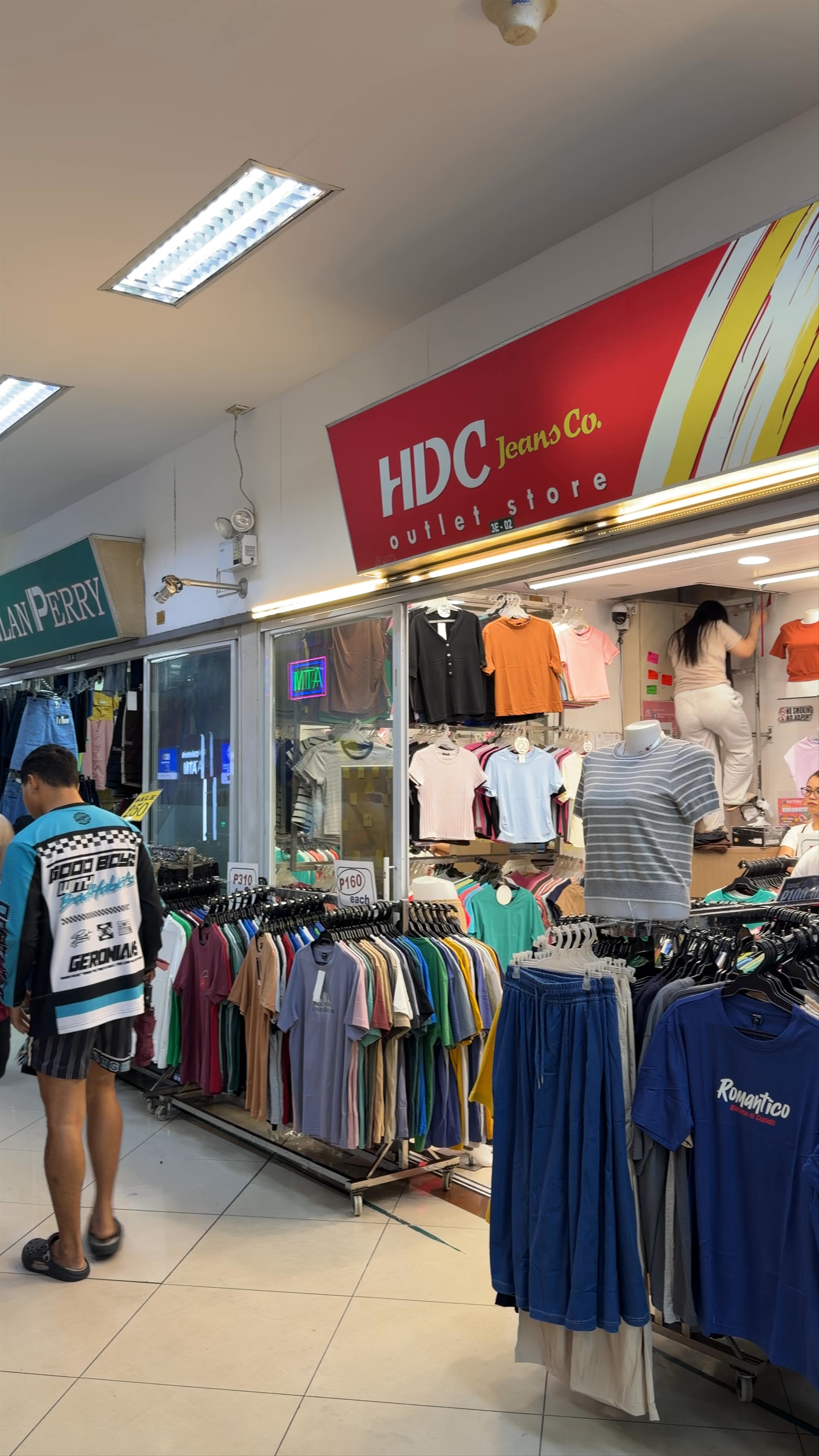 999 Shopping Mall