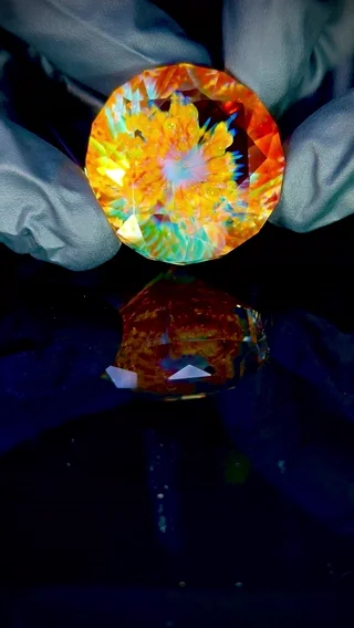 Preview pic of “Rainbow Reflections” Diamond