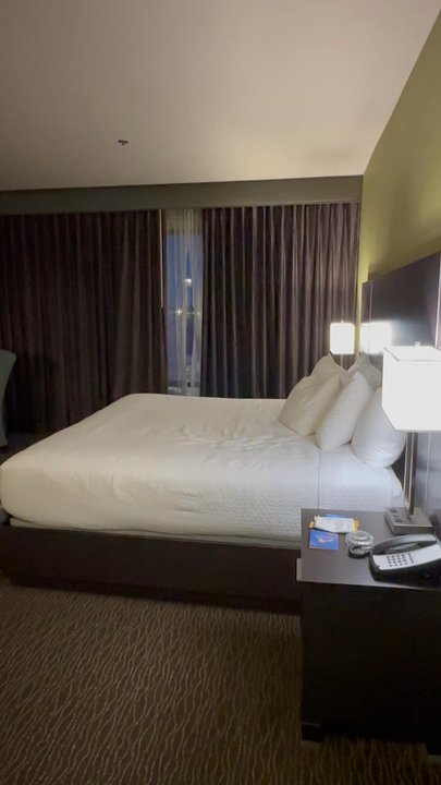 Riverwind Hotel - King suite deluxe - Hotels Near Me - Norman, Oklahoma