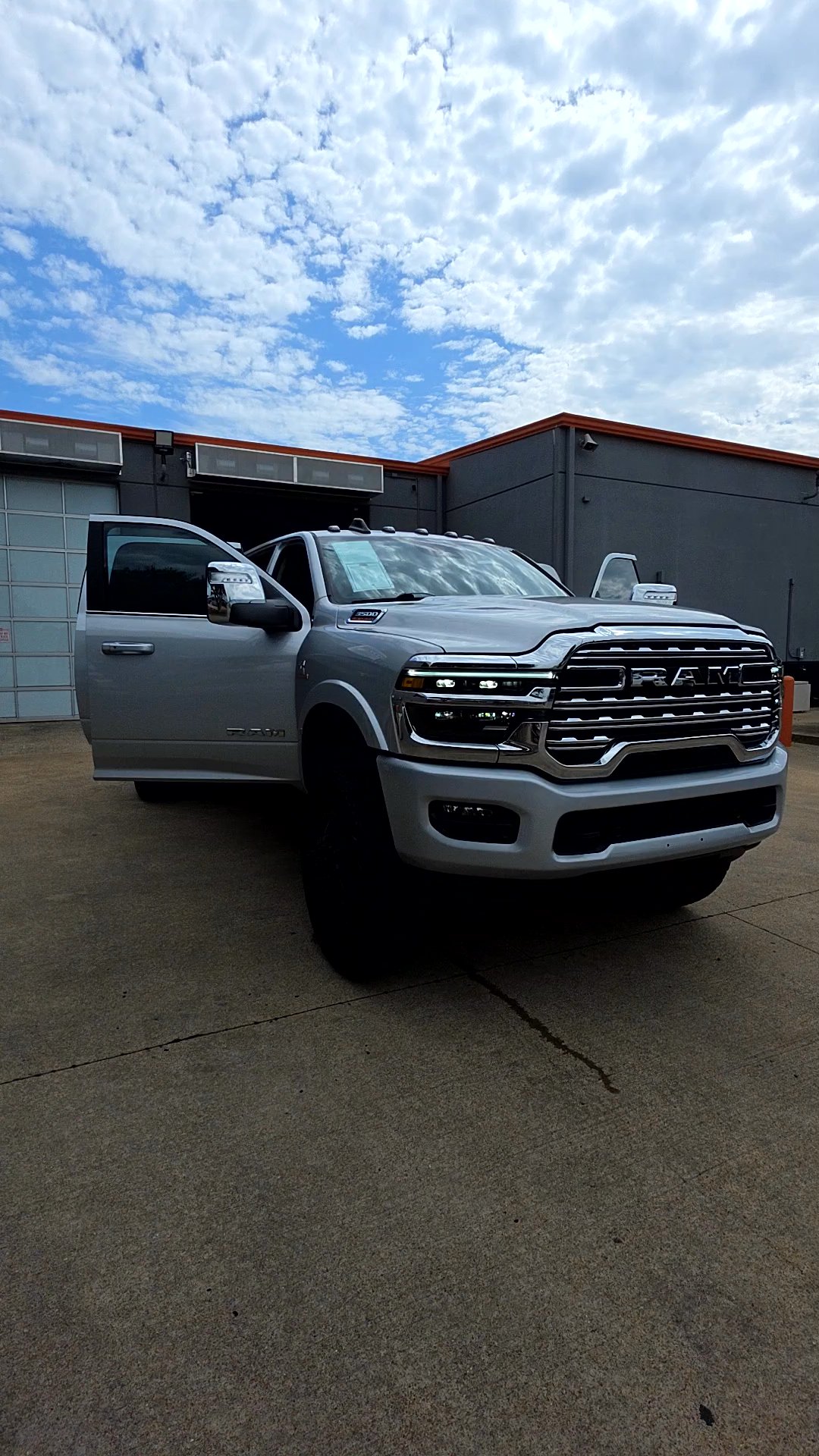Lifted Trucks - #TX10986 - 2026 Ram 3500 Limited Longhorn Mega Cab