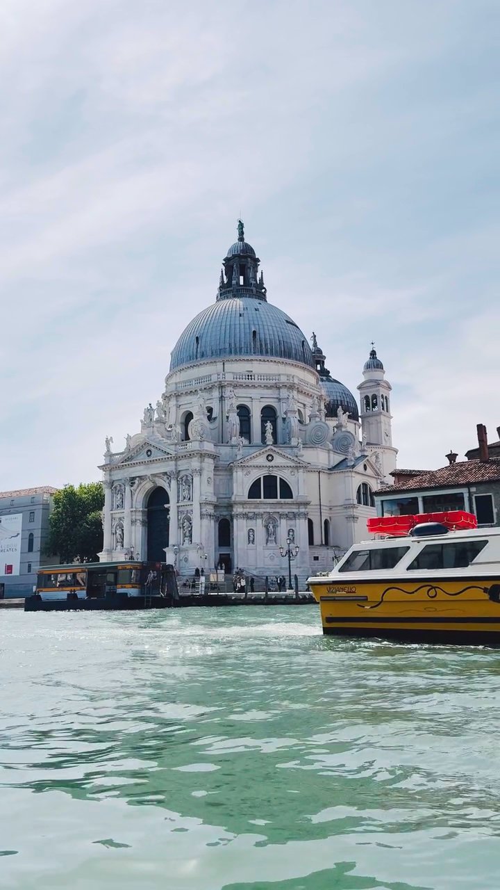 saving for later
📍 Venice Italy
🎥 Marlon Castor · Pexels
#travel #europe #eurotrip #wanderlust #vacation