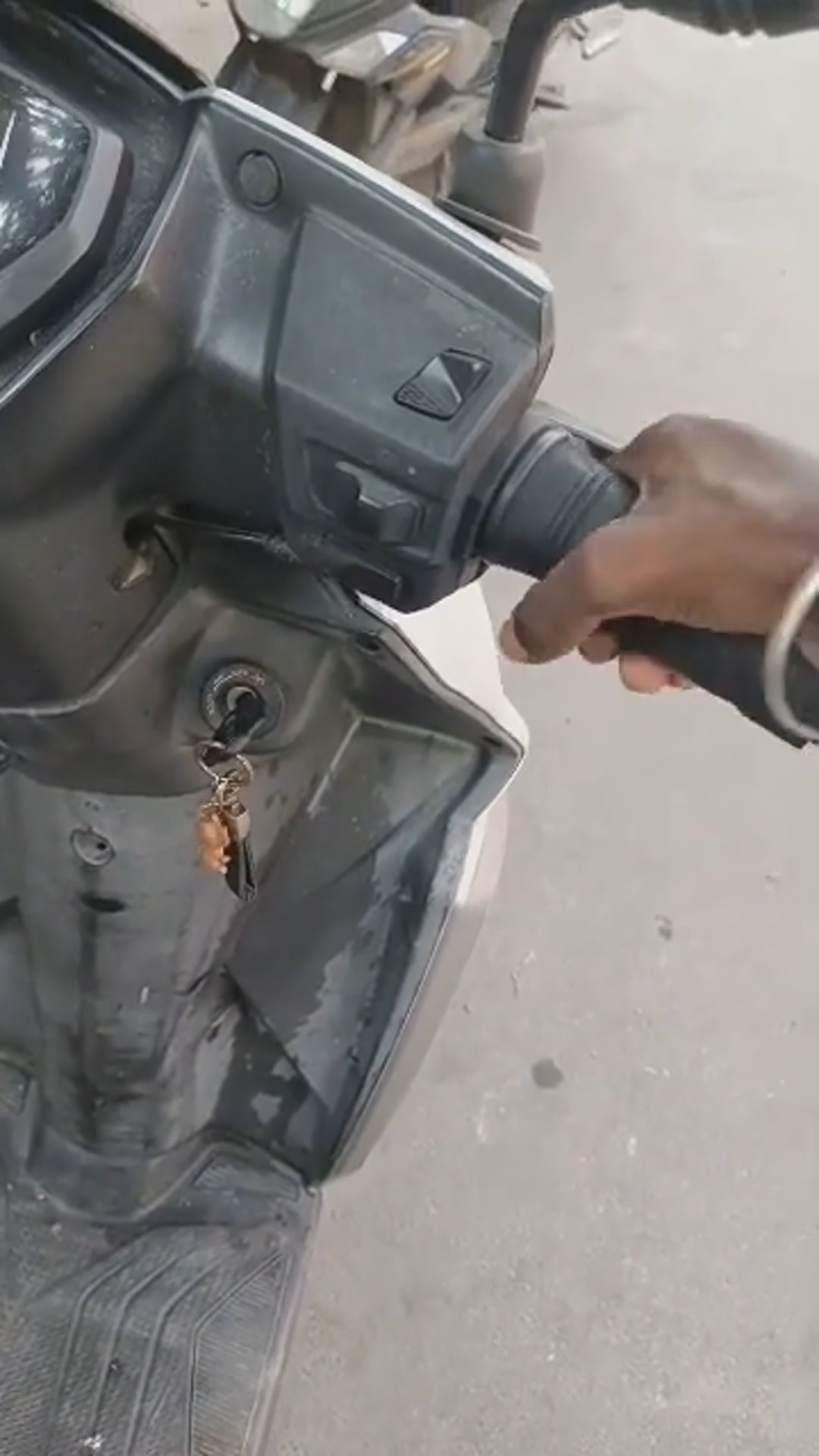 Walk-around video thumbnail