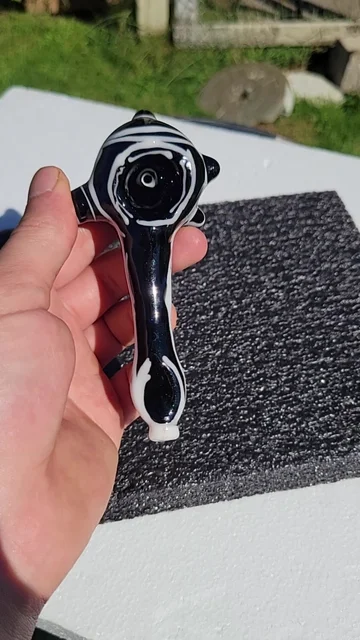 Preview pic of Rough sketched spoon #5 white paint marker