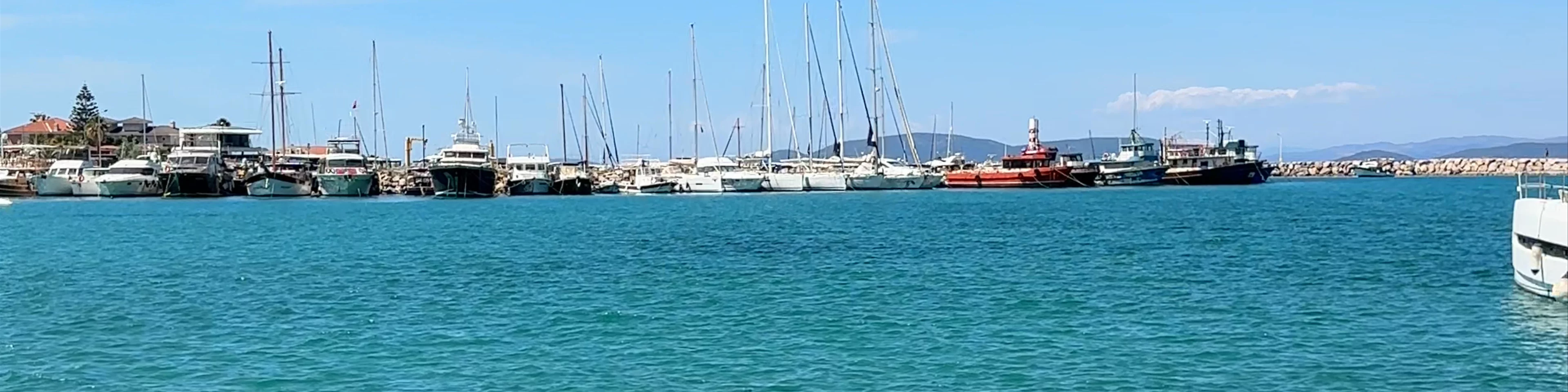 Çeşme, Ilıca Yıldızburnu küçük halk plajı.