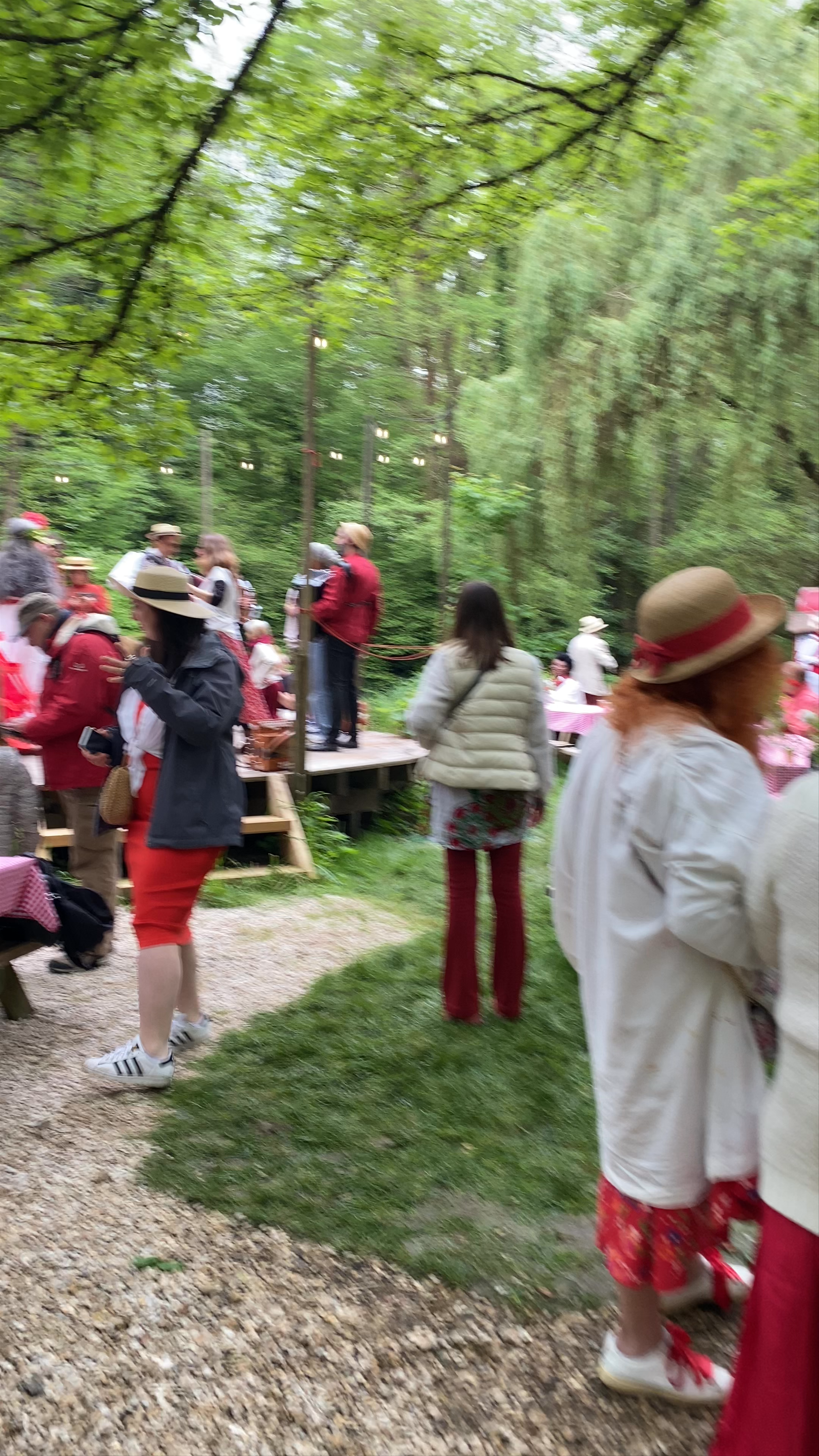 Le Moulin Jaune: Enchanting Forest Celebration in Crécy-la-Chapelle