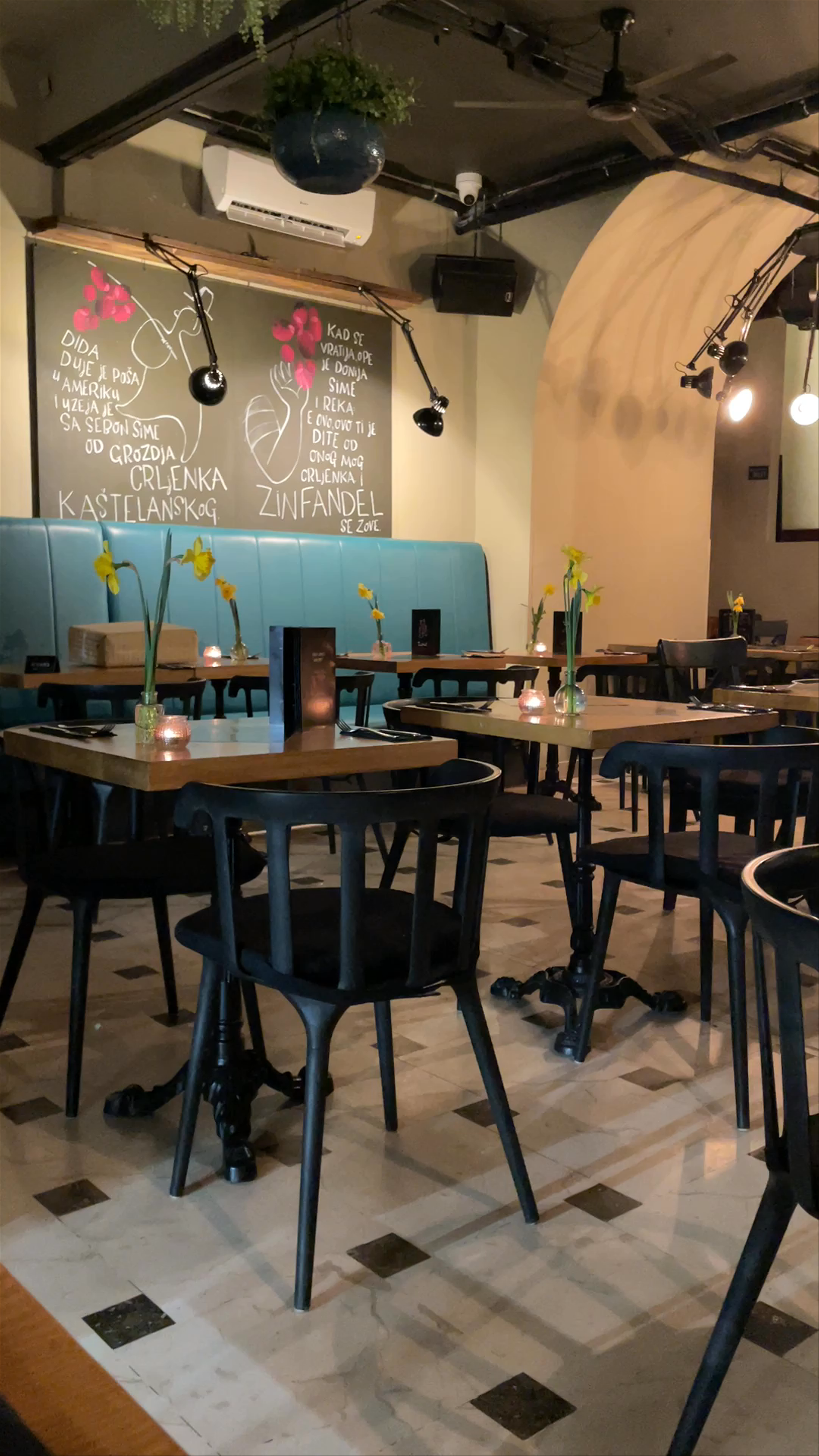 Zinfandel Food & Wine bar