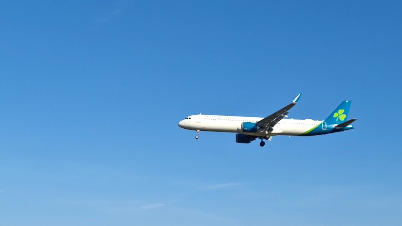 Aer Lingus - Aer Lingus now flies from Dublin to more secondary U.S. airports, using the long range A321.  This new livery replaces the all green livery. - Airlines Near Me - Dublin, D