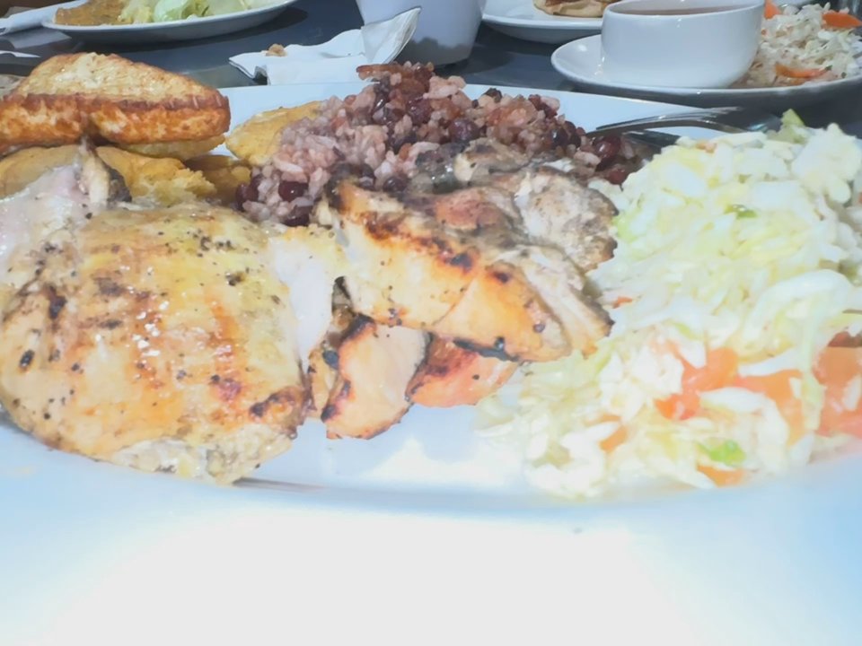Al Fin - Carne y pollo asado asado combos - Latin American Near Me - Daly City, California