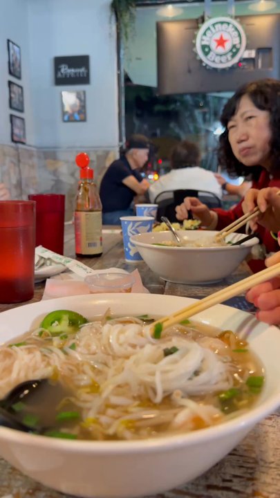 Rock N Rolls - Pho - Vietnamese Near Me - Honolulu, Hawaii
