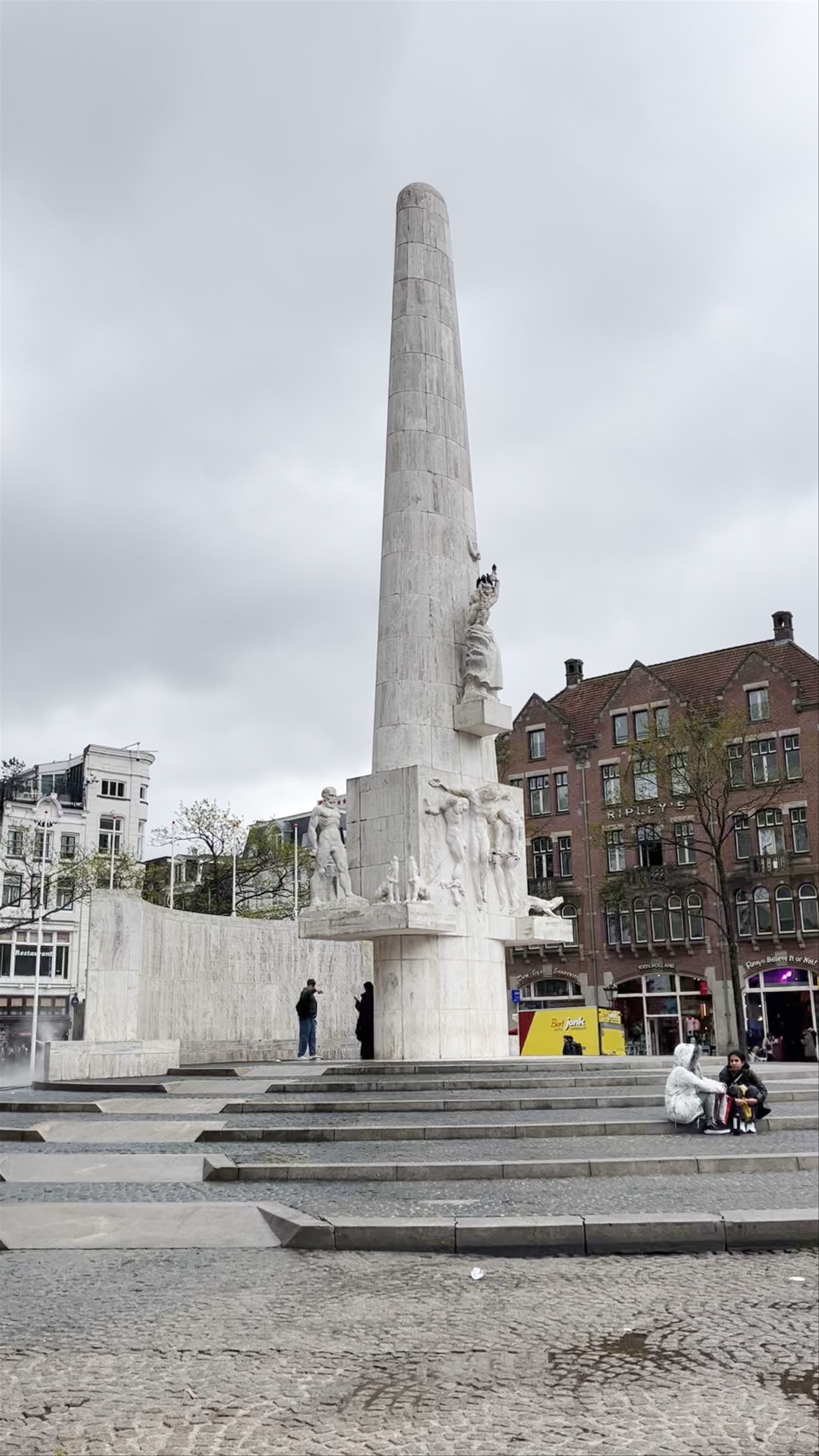 Nationaal Monument at Dam Square – A Reflective Historic Site in Amsterdam