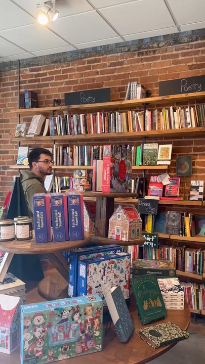 Flyleaf Books - Bookstores Near Me - Chapel Hill, North Carolina