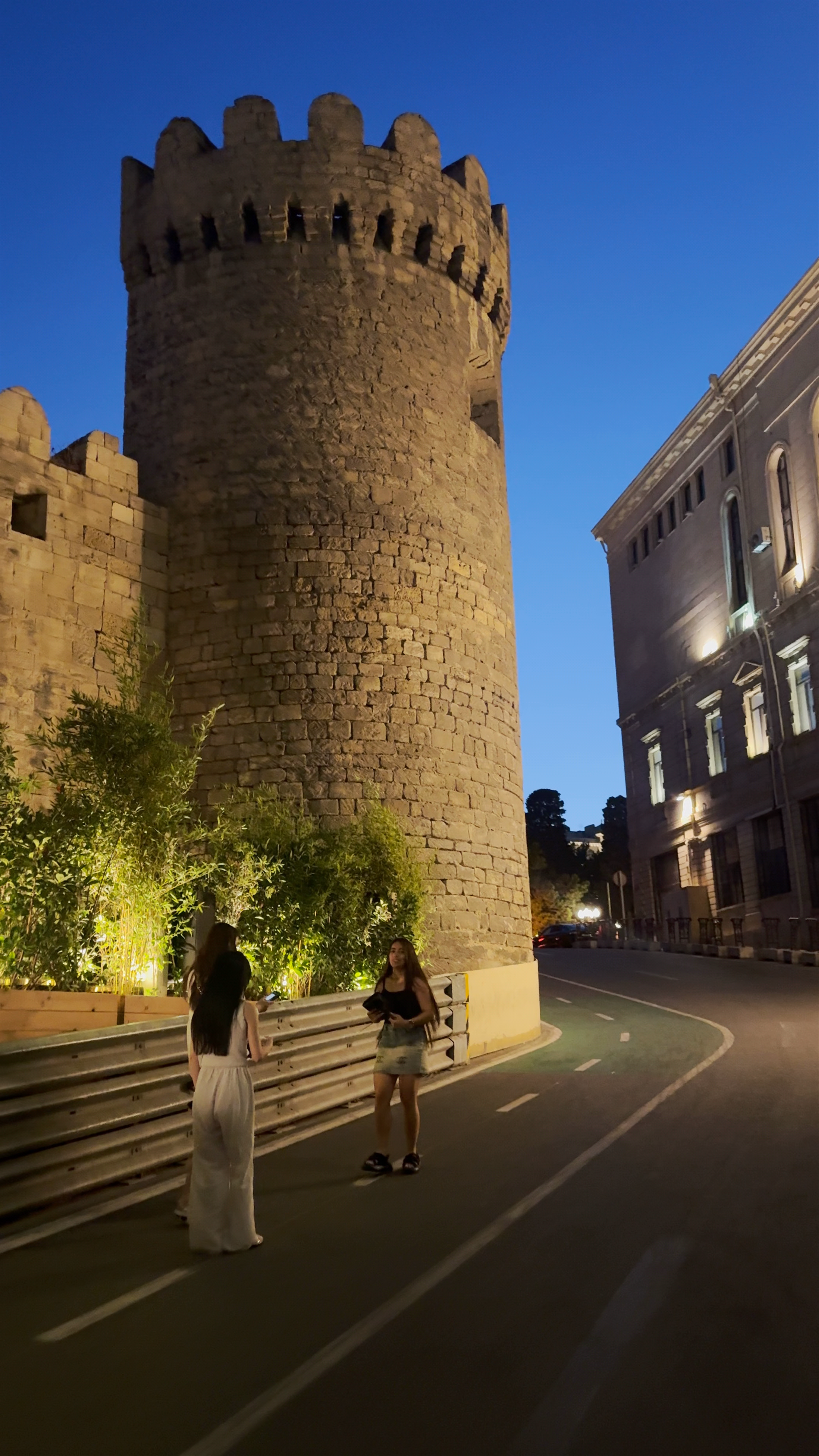 Правая Шемахинская башня