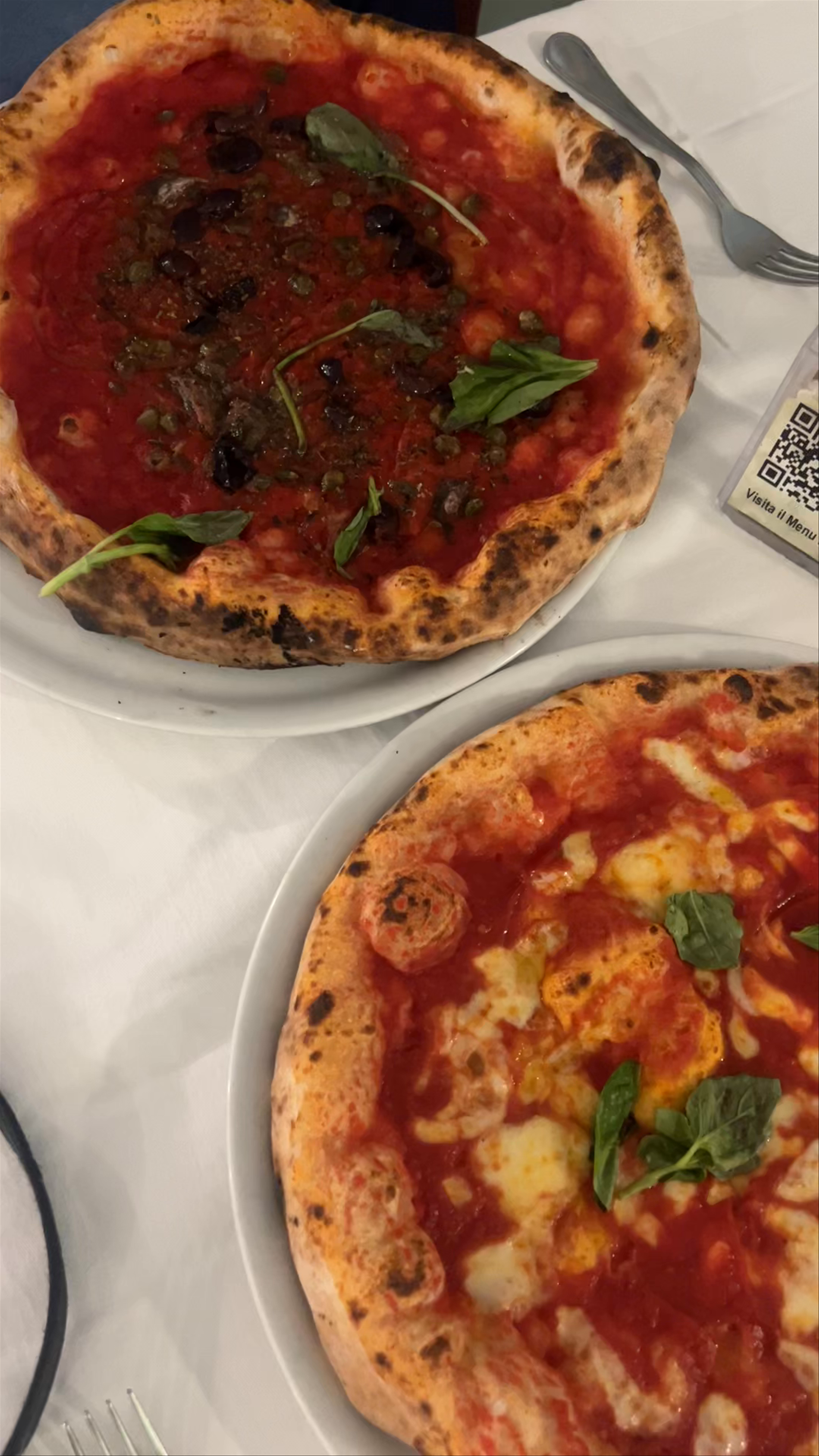 Antica Pizzeria Port'Alba: Authentic Neapolitan Pizza Experience in Naples