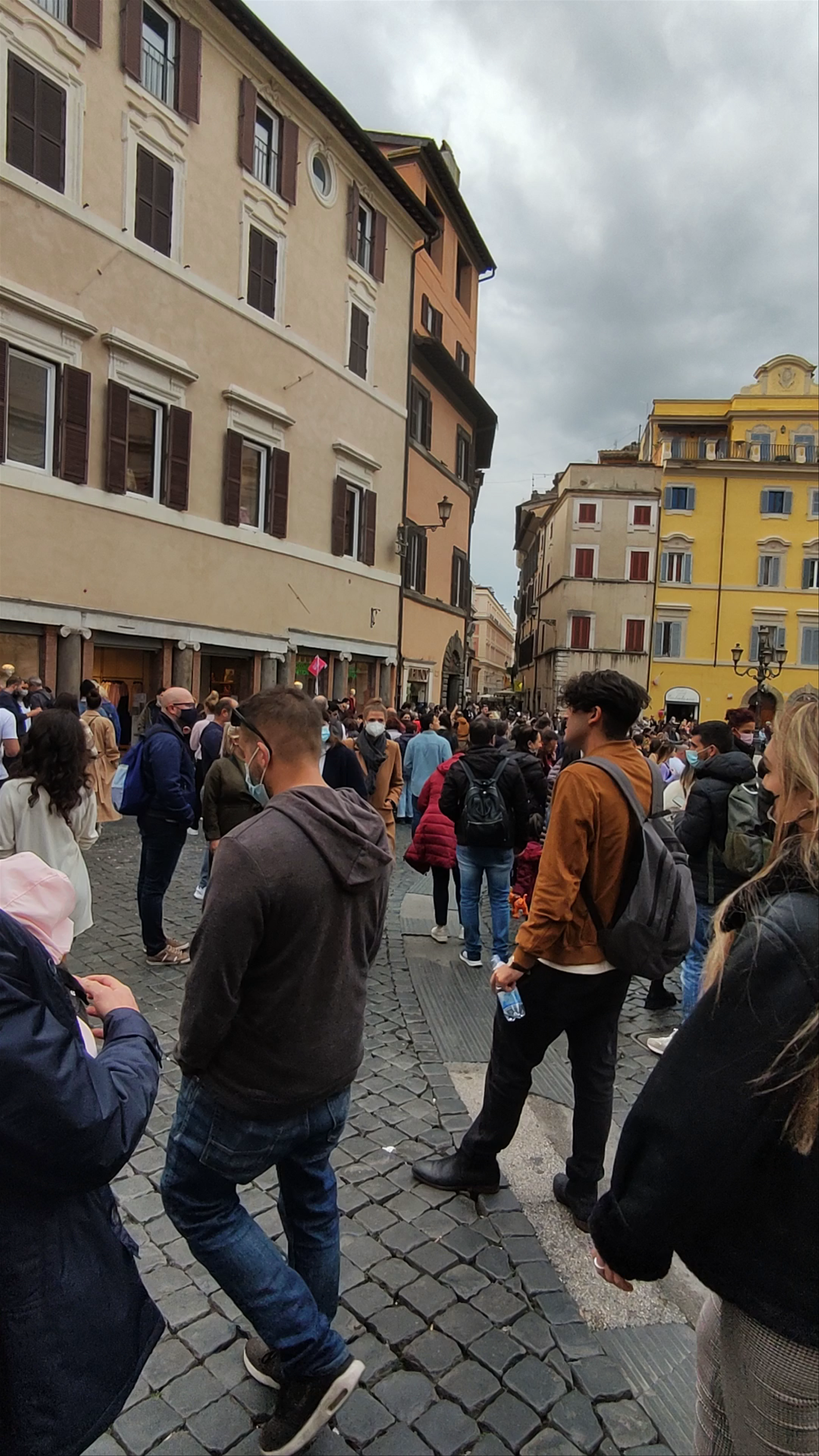 Trevi Fountain: Iconic Roman Landmark in the Heart of Rome