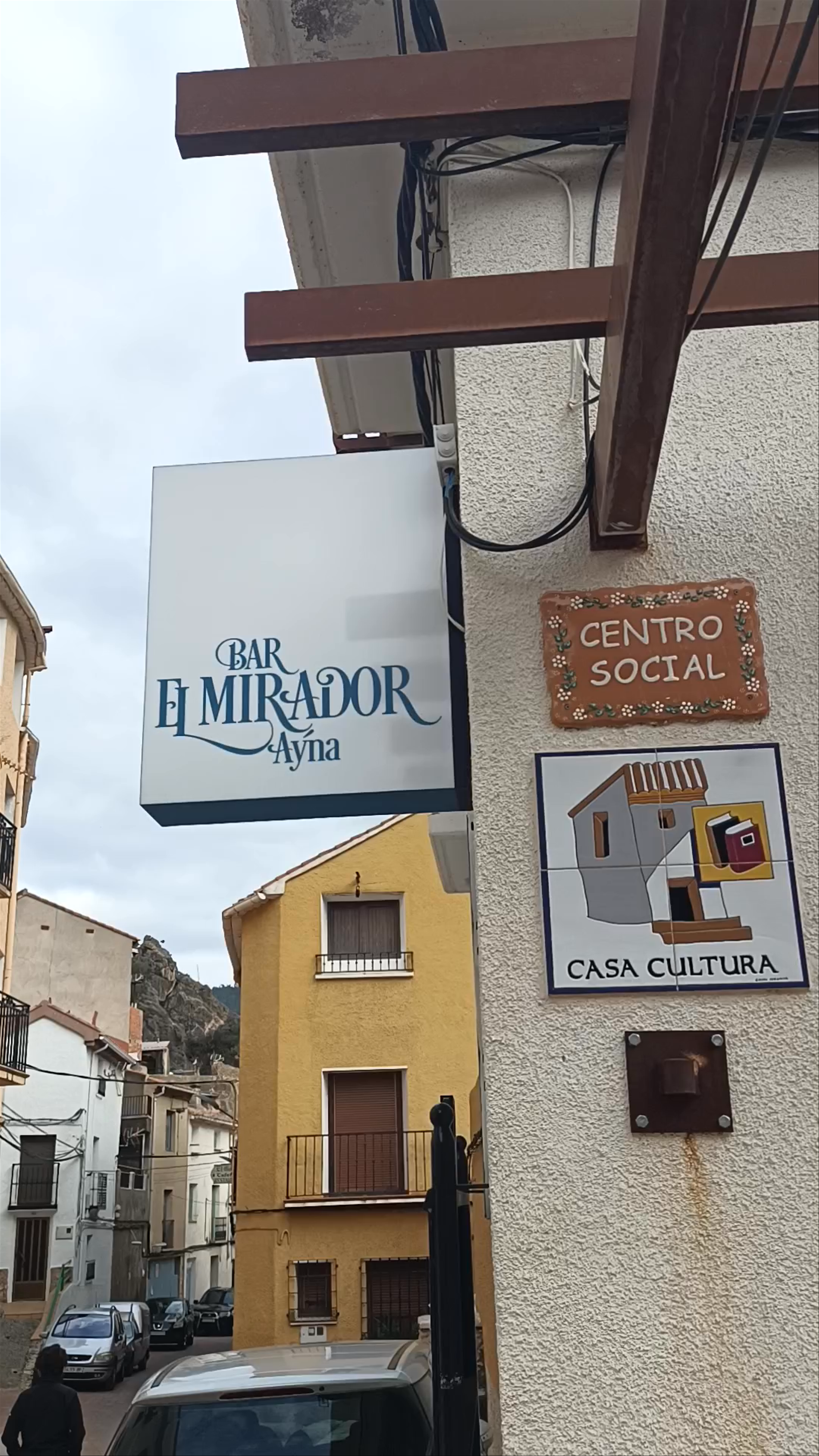 Bar El Mirador in Ayna: Scenic Mountain Retreat in Castilla-La Mancha