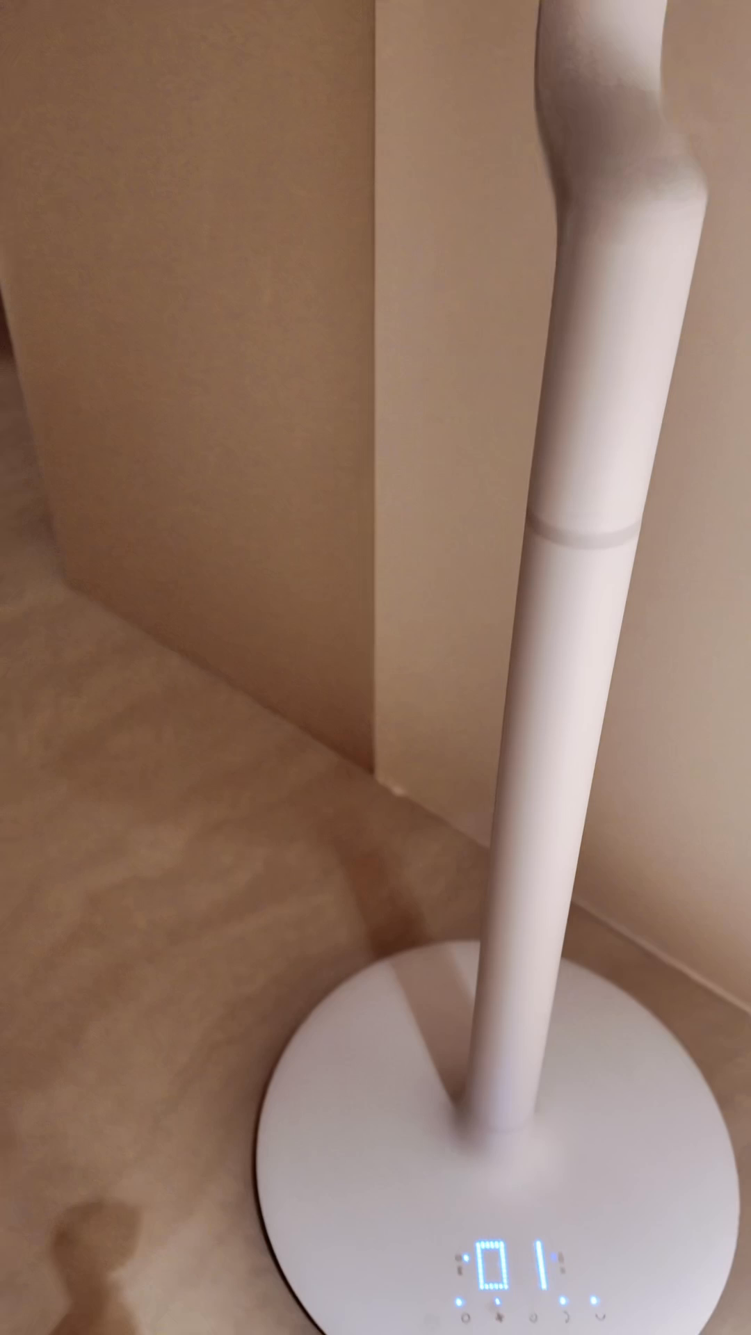 Wired-fan-vs-portable-fan-—-who-wins?-😅