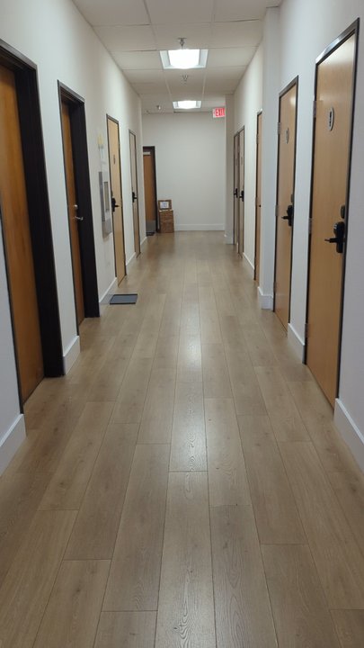 423 Yoga - 423 - Spacious hallway of showers and restrooms - Yoga Near Me - Redondo Beach, California