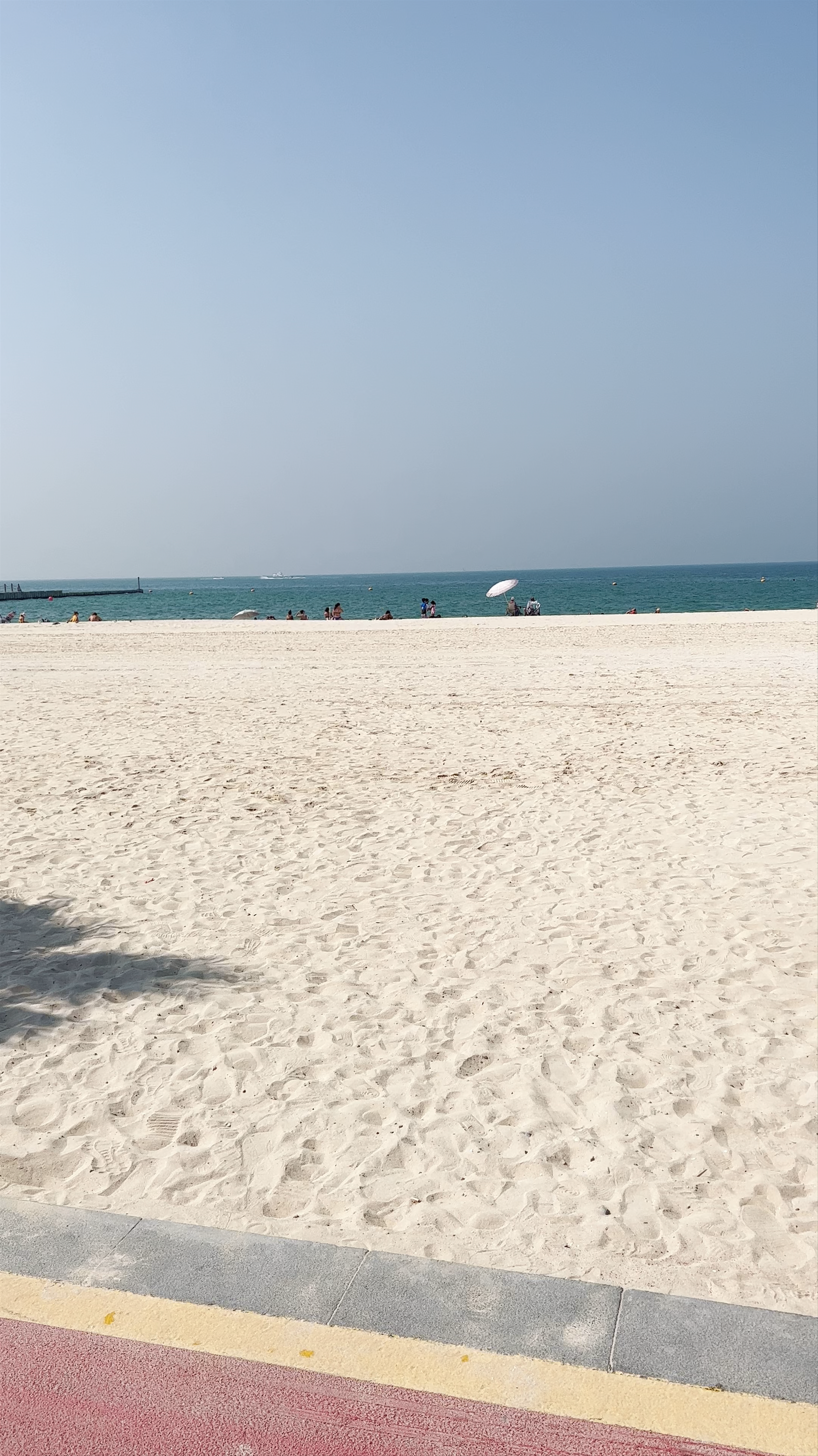 Kite Beach: Sunny Strolls and Seaside Vibes in Dubai